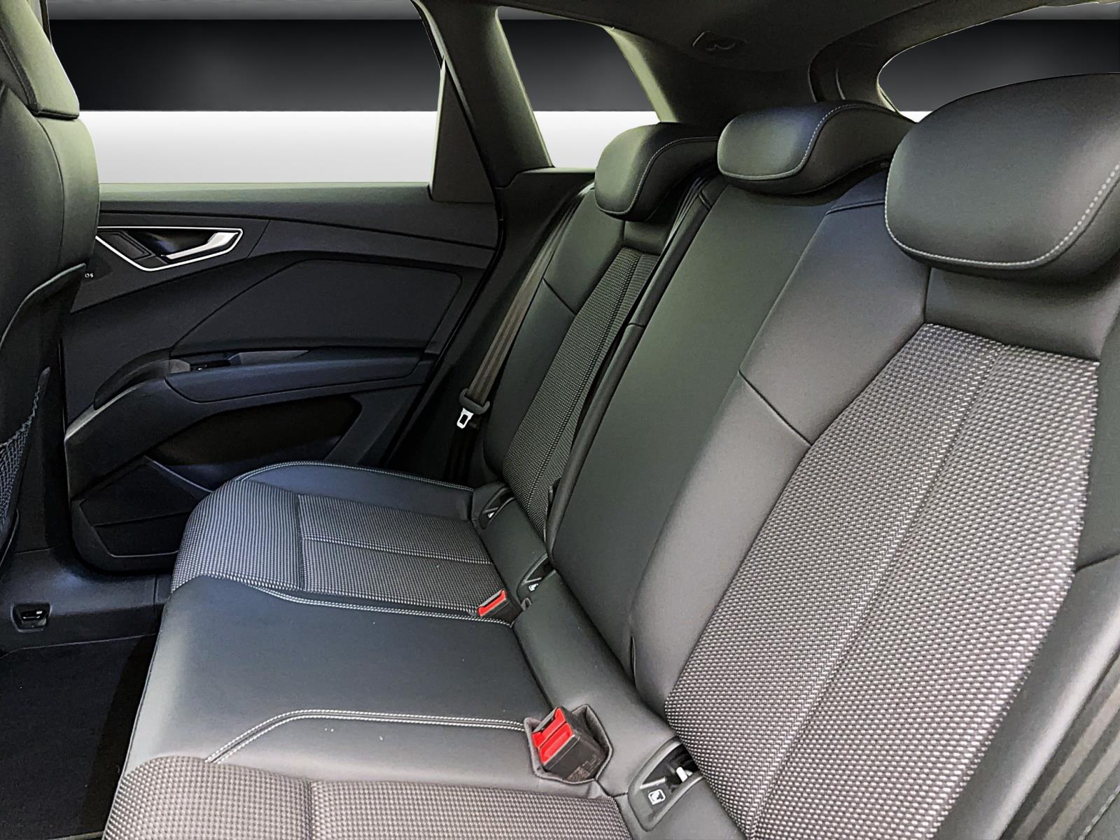 Audi Q4 e-tron 35 Pano ACC PDC Kamera LED Navi Sonos