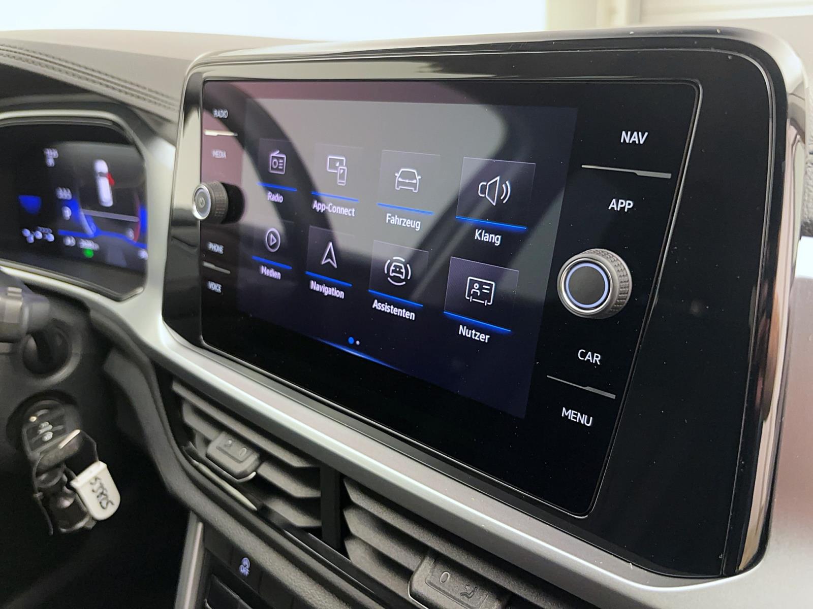 Volkswagen T-Roc 1.5 TSI DSG Life Navi AHK LED LaneAssist