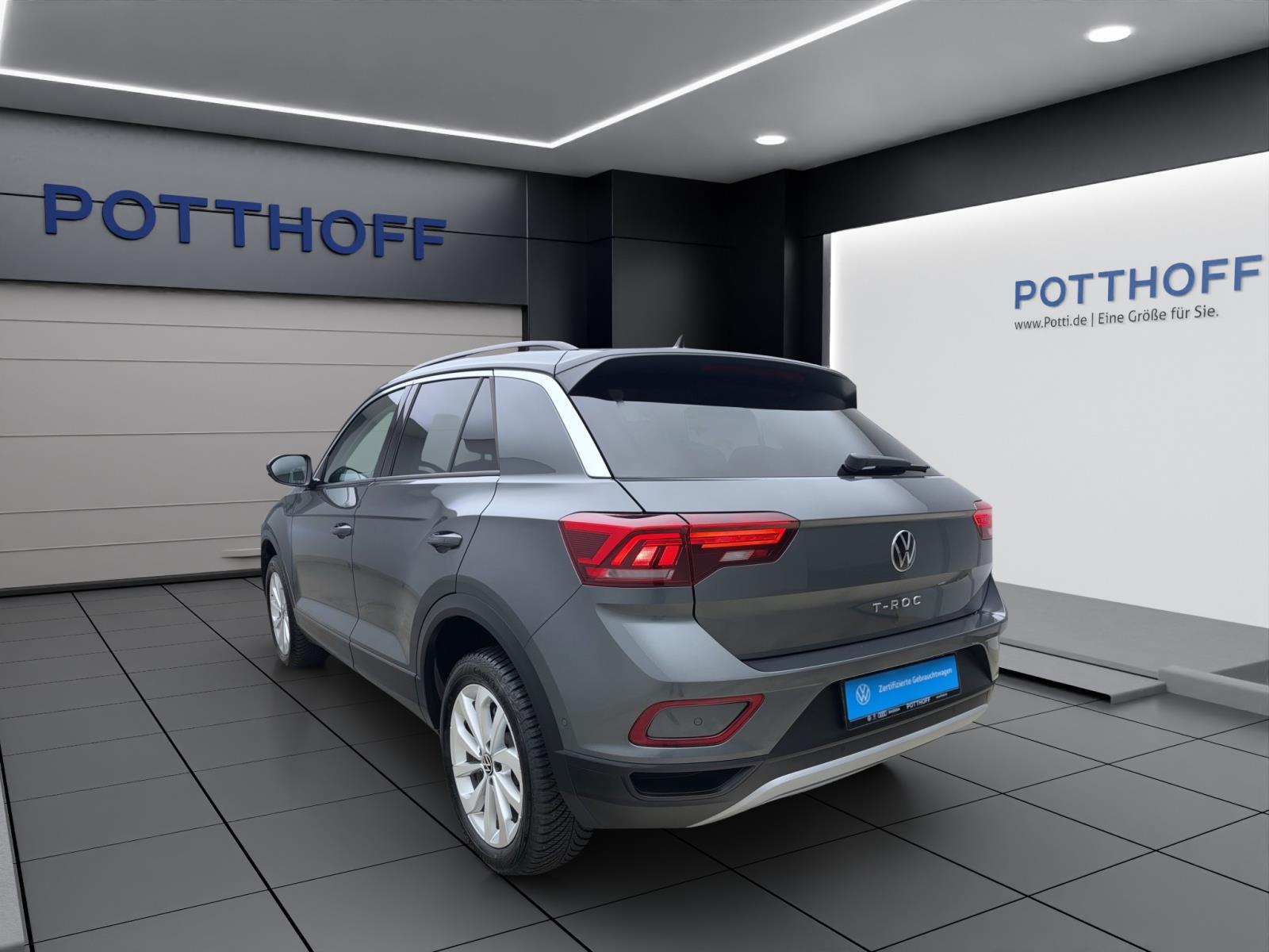 Volkswagen T-Roc 1.5 TSI DSG Life LED ACC LaneAssist ParkAssist Sitzhzg