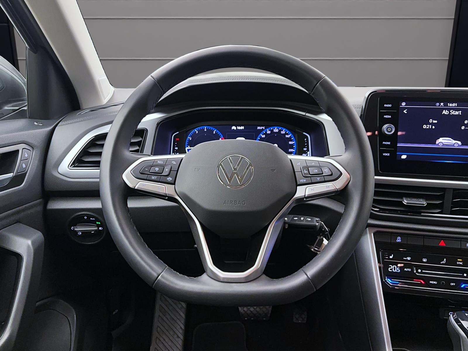 Volkswagen T-Roc 1.5 TSI DSG Life LED ACC LaneAssist ParkAssist Sitzhzg