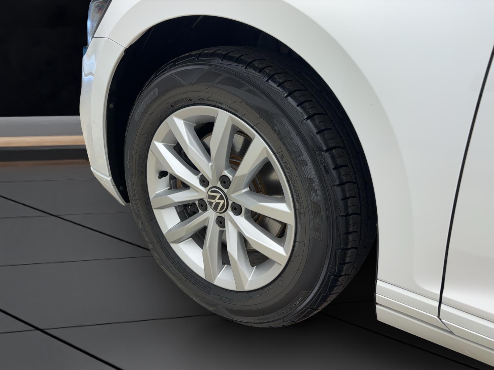 Volkswagen Passat Variant 2.0 TDI DSG Business ACC PDC Kamera LED Navi AppConnect