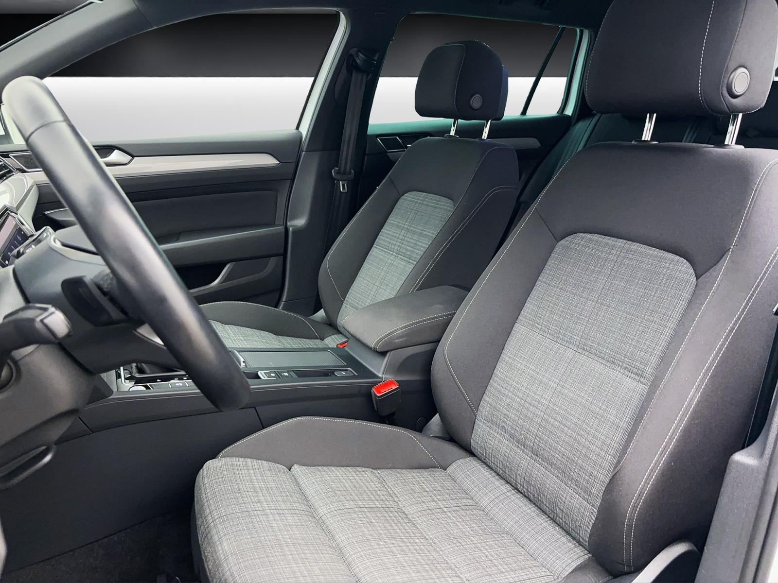 Volkswagen Passat Variant 2.0 TDI DSG Business ACC PDC Kamera LED Navi AppConnect