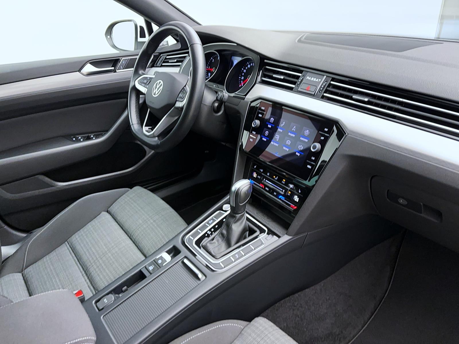 Volkswagen Passat Variant 2.0 TDI DSG Business ACC PDC Kamera LED Navi AppConnect