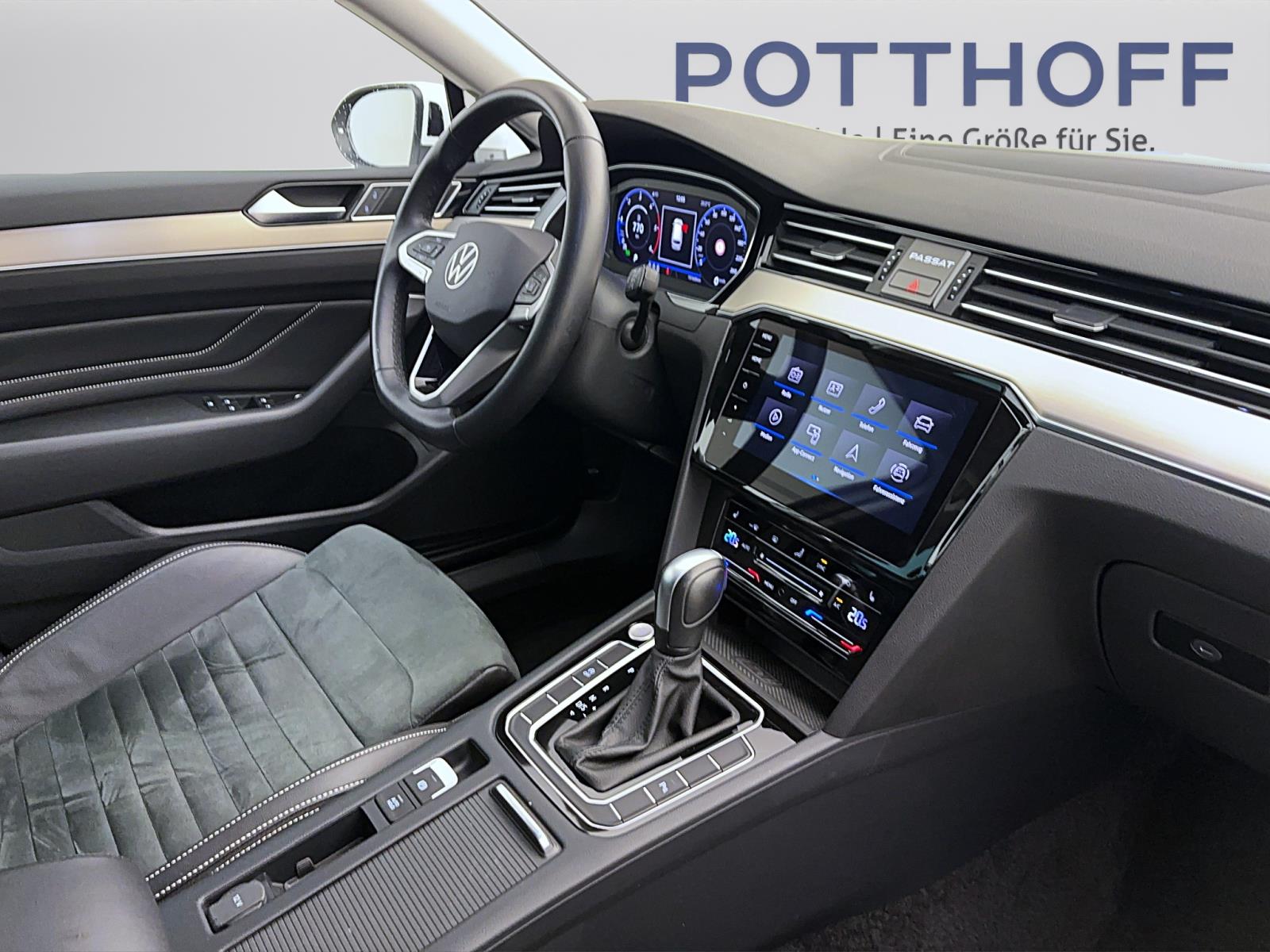 Volkswagen Passat Variant 2.0 TDI DSG ELEGANCE NAVI ACC PDC IQ.LIGHT
