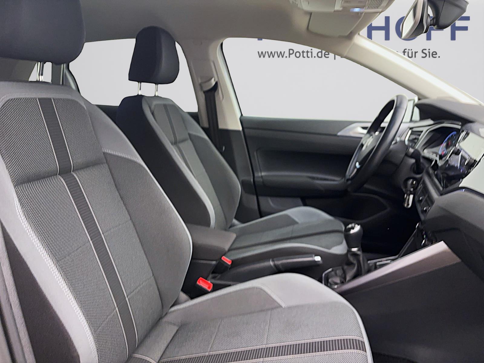 Volkswagen Polo 1.0 TSI HIGHLINE NAVI ACC PDC WINTER