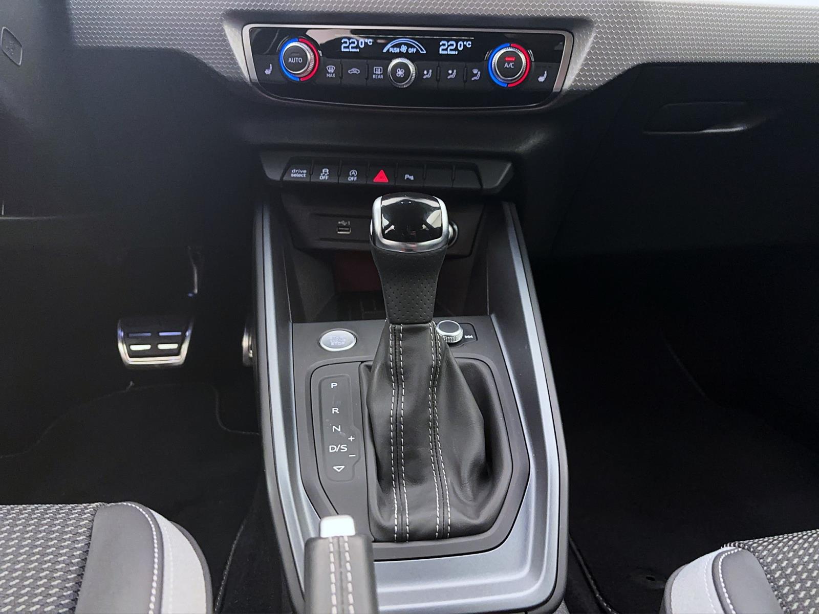 Audi A1 Sportback 30 TFSI edition one S line ACC PDC Sitzhzg Keyless 18Alu