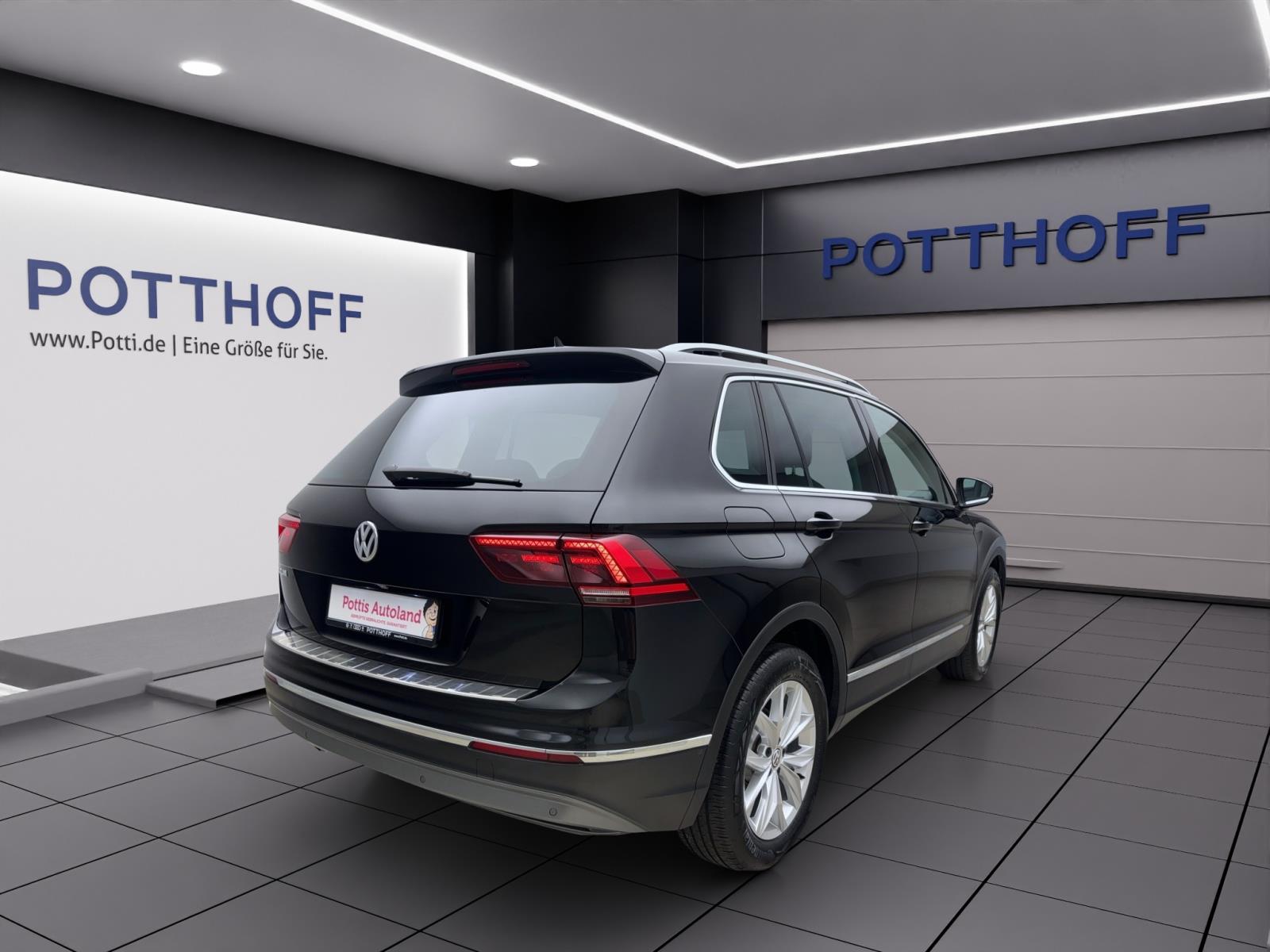 Volkswagen Tiguan 2.0 TDI DSG HighlineAHK Pano ACC LED Sitzhzg