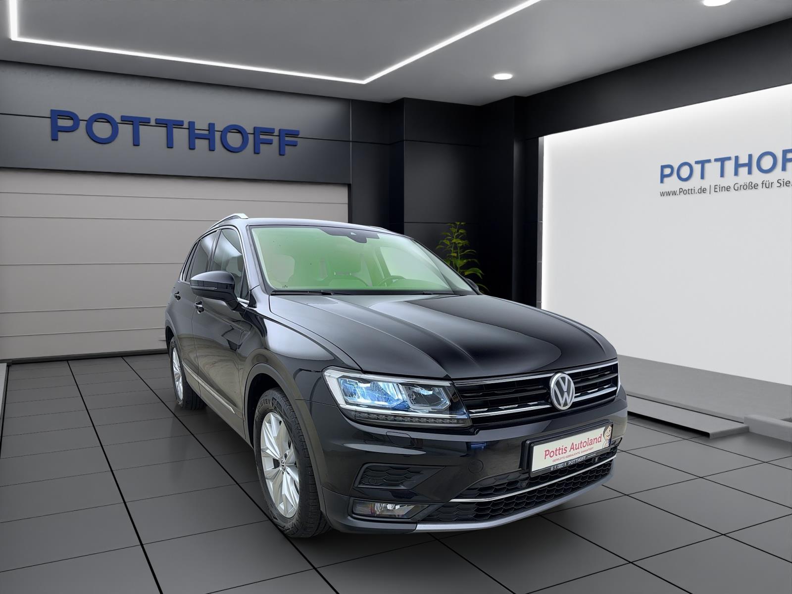 Volkswagen Tiguan 2.0 TDI DSG HighlineAHK Pano ACC LED Sitzhzg