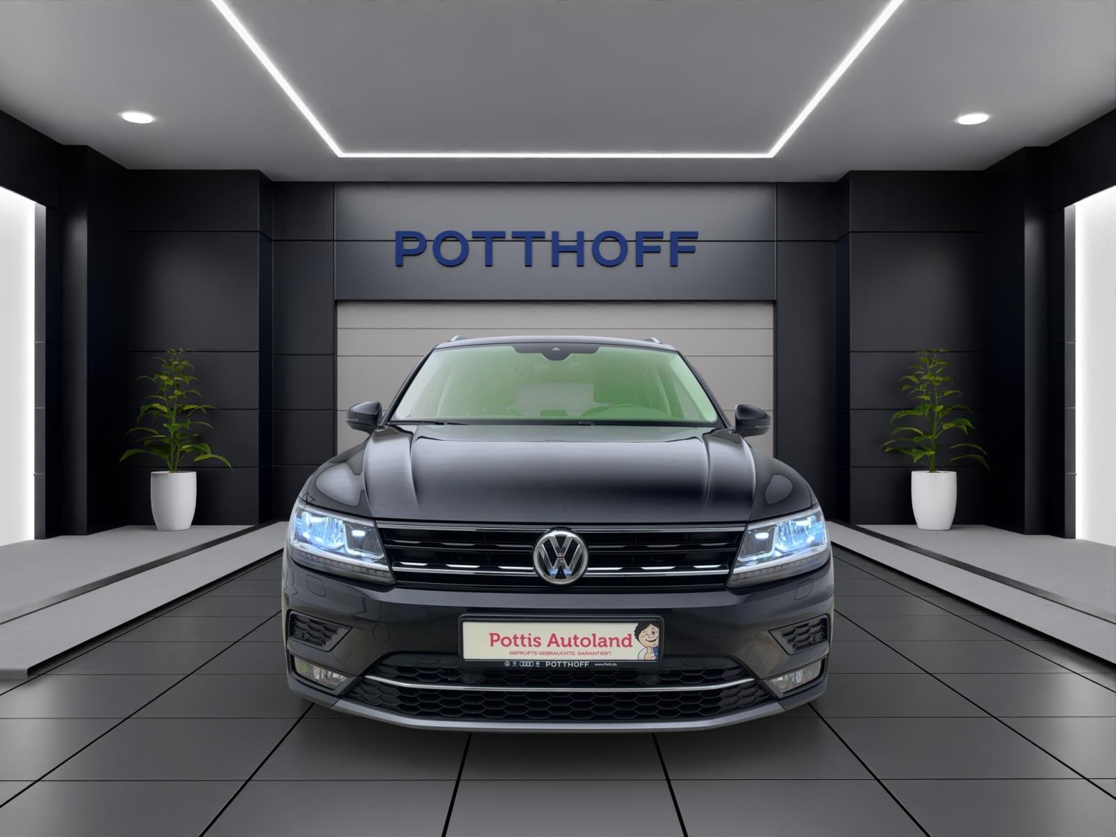 Volkswagen Tiguan 2.0 TDI DSG HighlineAHK Pano ACC LED Sitzhzg