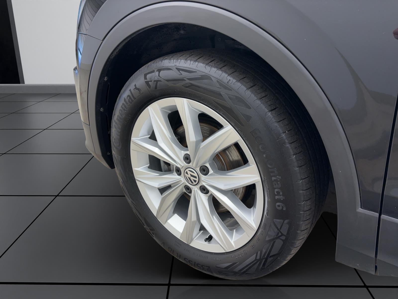 Volkswagen Tiguan 2.0 TDI DSG HighlineAHK Pano ACC LED Sitzhzg