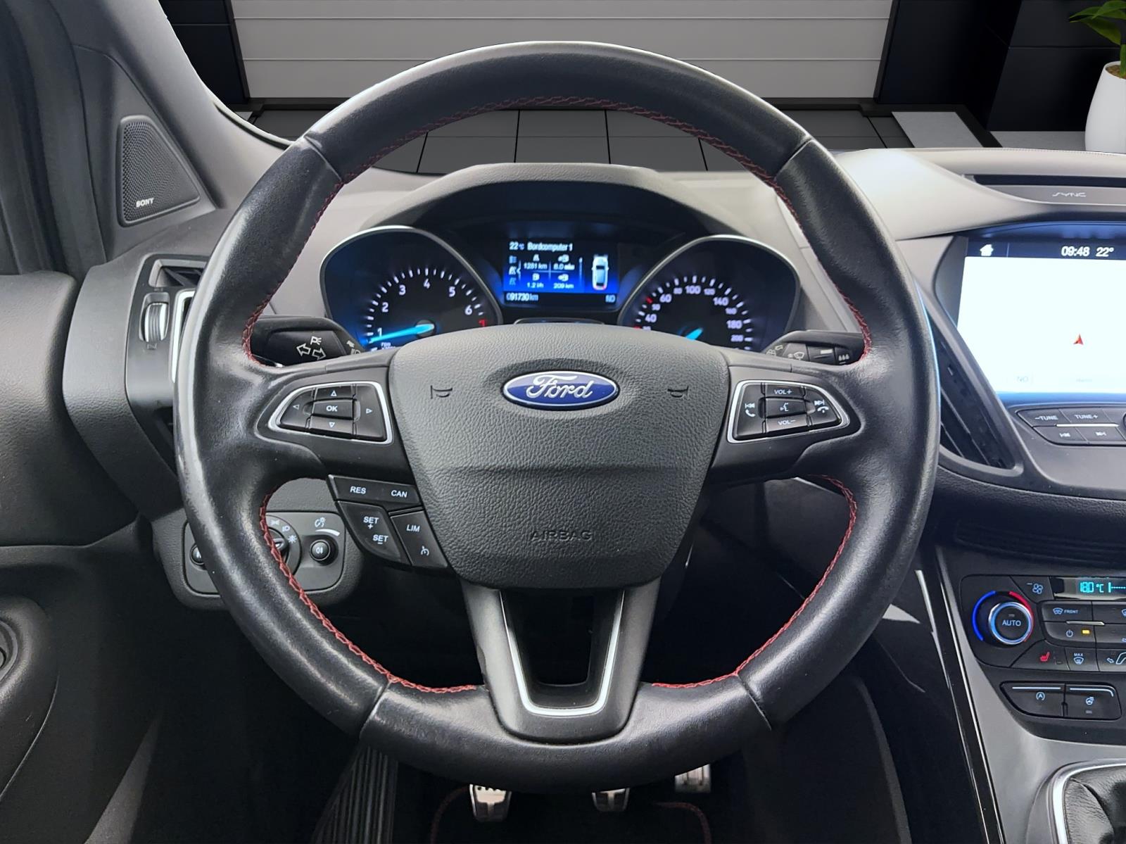Ford Kuga 1.5 EcoBoost ST-LineParkAssist BiXenon Navi Winter Keyless
