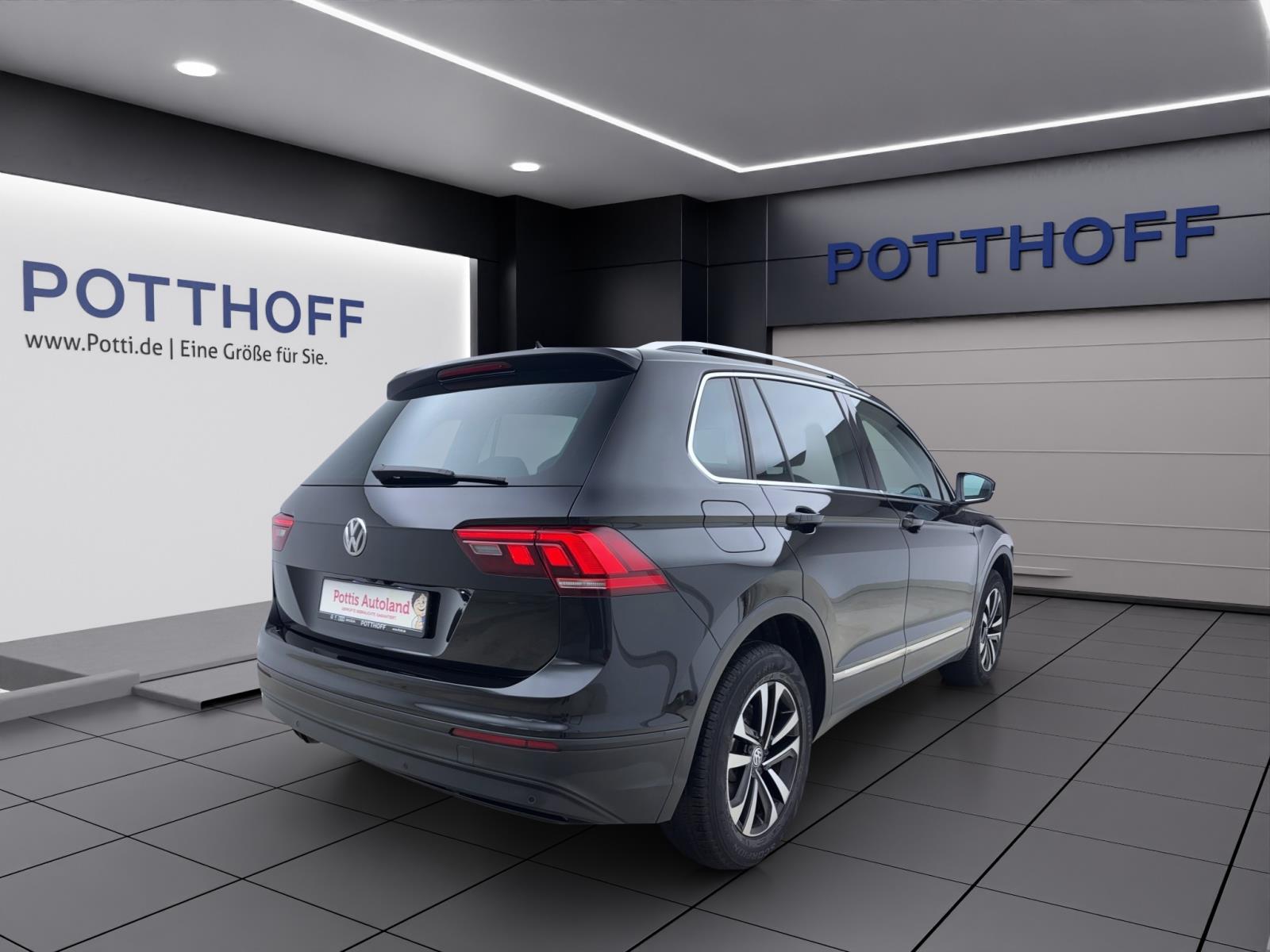 Volkswagen Tiguan 1.5 TSI IQ.DriveAHK ACC ParkAssist Navi AppConnect