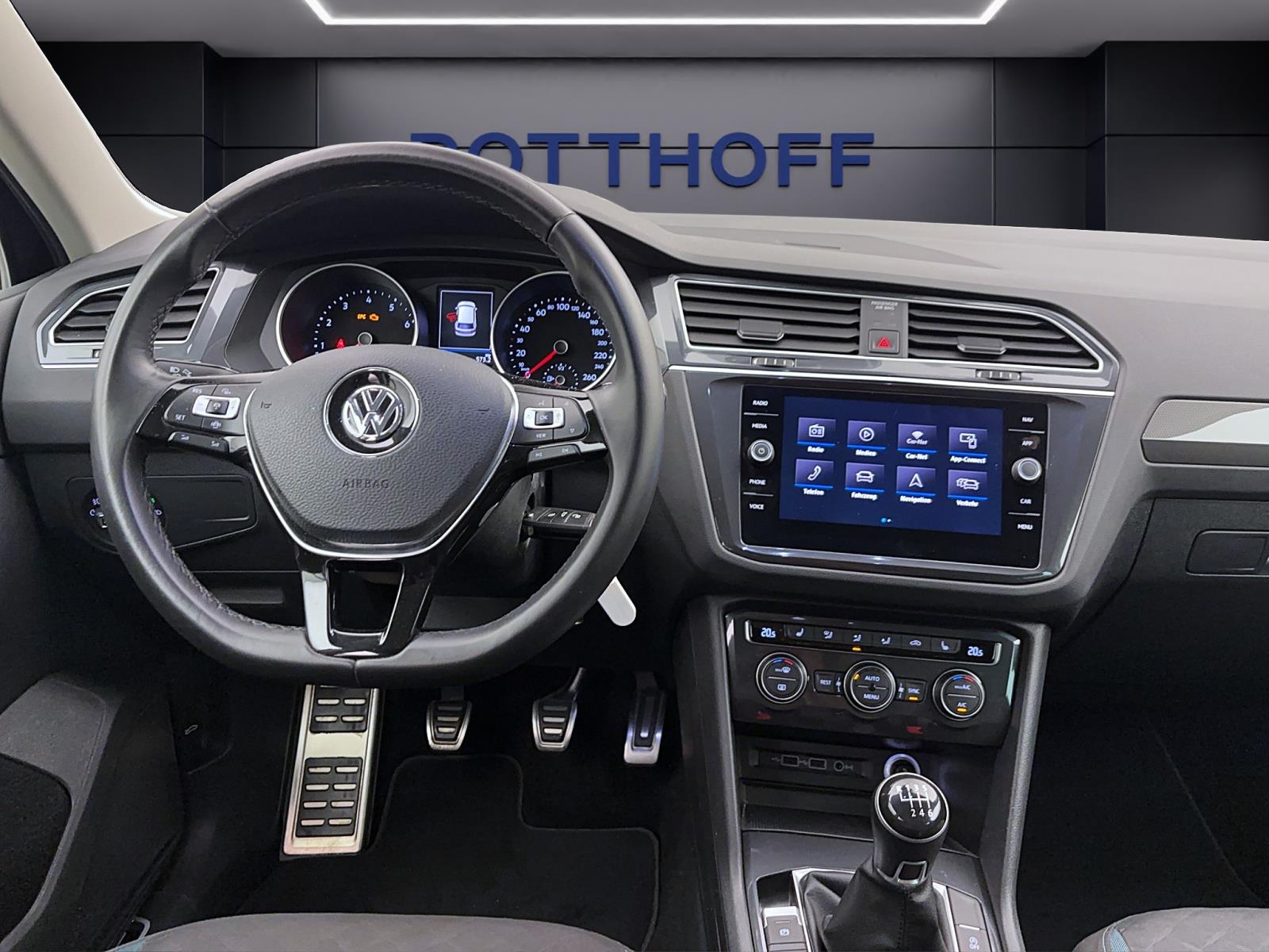 Volkswagen Tiguan 1.5 TSI IQ.DriveAHK ACC ParkAssist Navi AppConnect