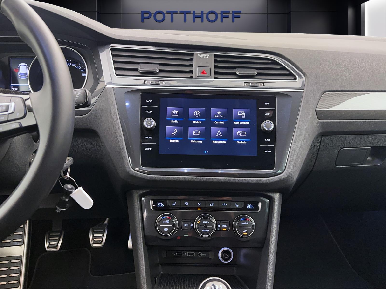 Volkswagen Tiguan 1.5 TSI IQ.DriveAHK ACC ParkAssist Navi AppConnect