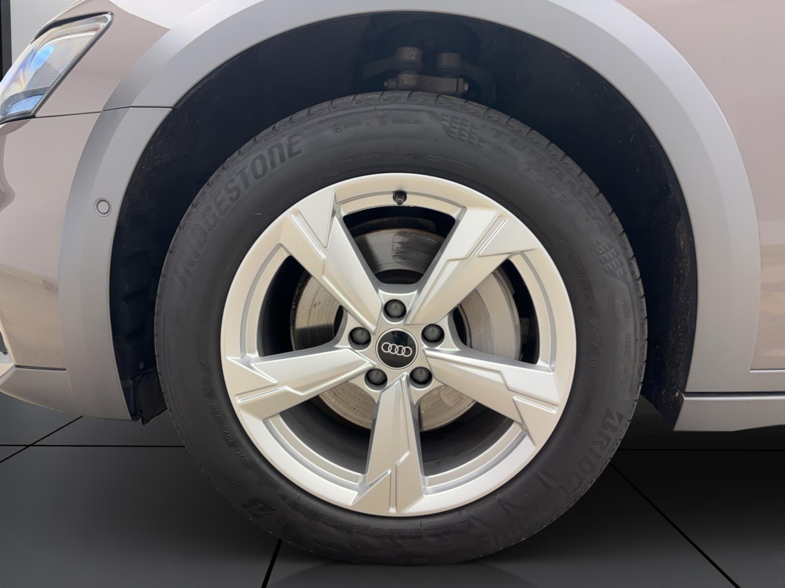 Audi A6 allroad 45 TDI q Standhzg AHK PDC Kamera LED B&O