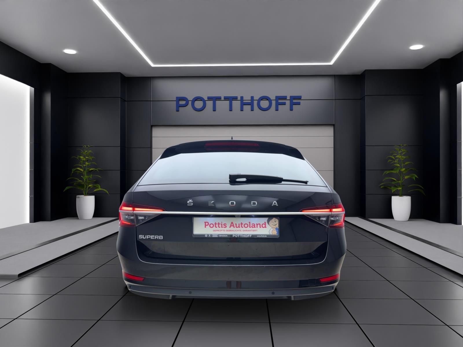 Skoda Superb Combi 2.0 TDI DSG Premium EditionPano AHK ACC PDC Kamera LED Canton