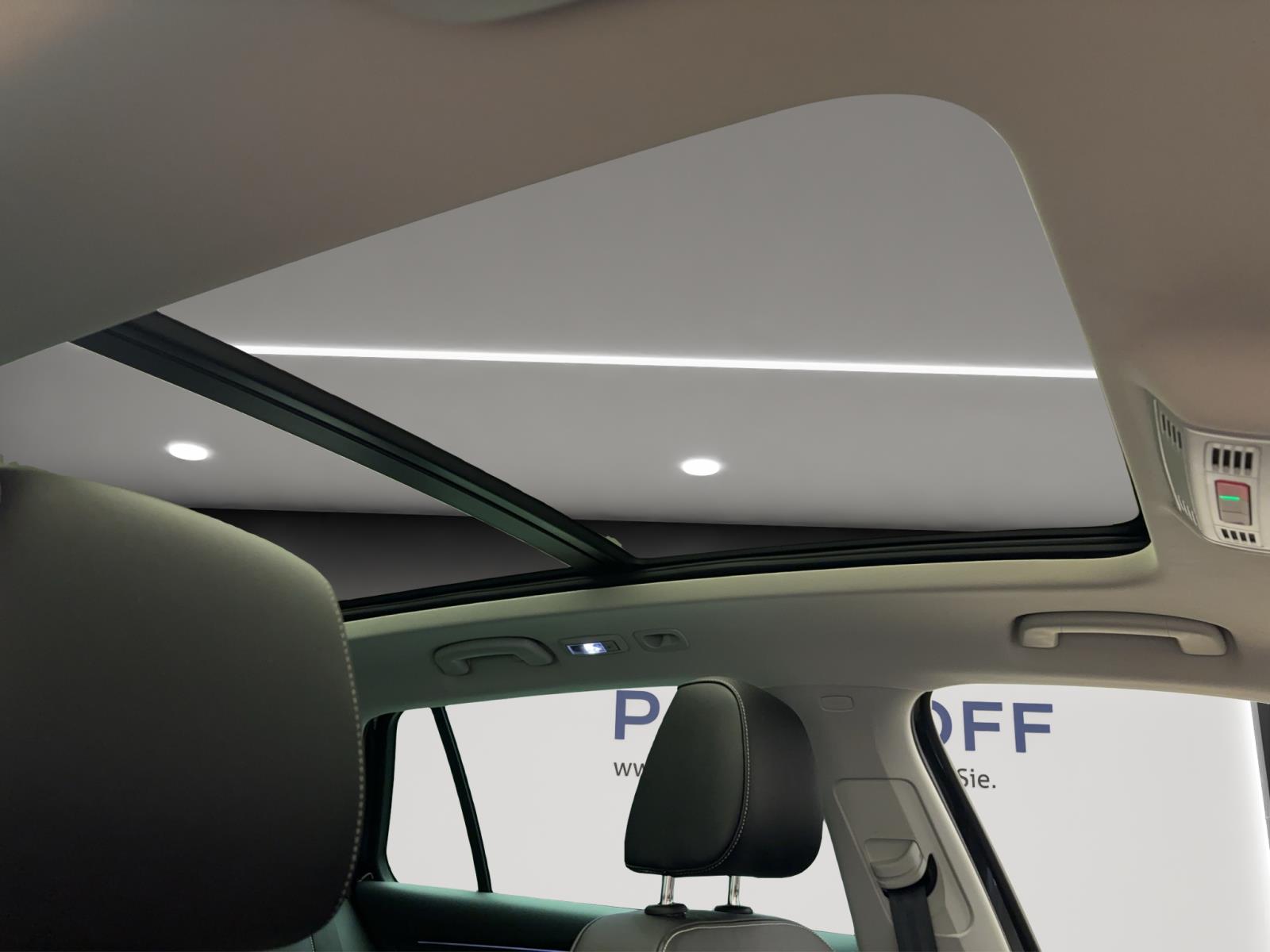 Skoda Superb Combi 2.0 TDI DSG Premium EditionPano AHK ACC PDC Kamera LED Canton