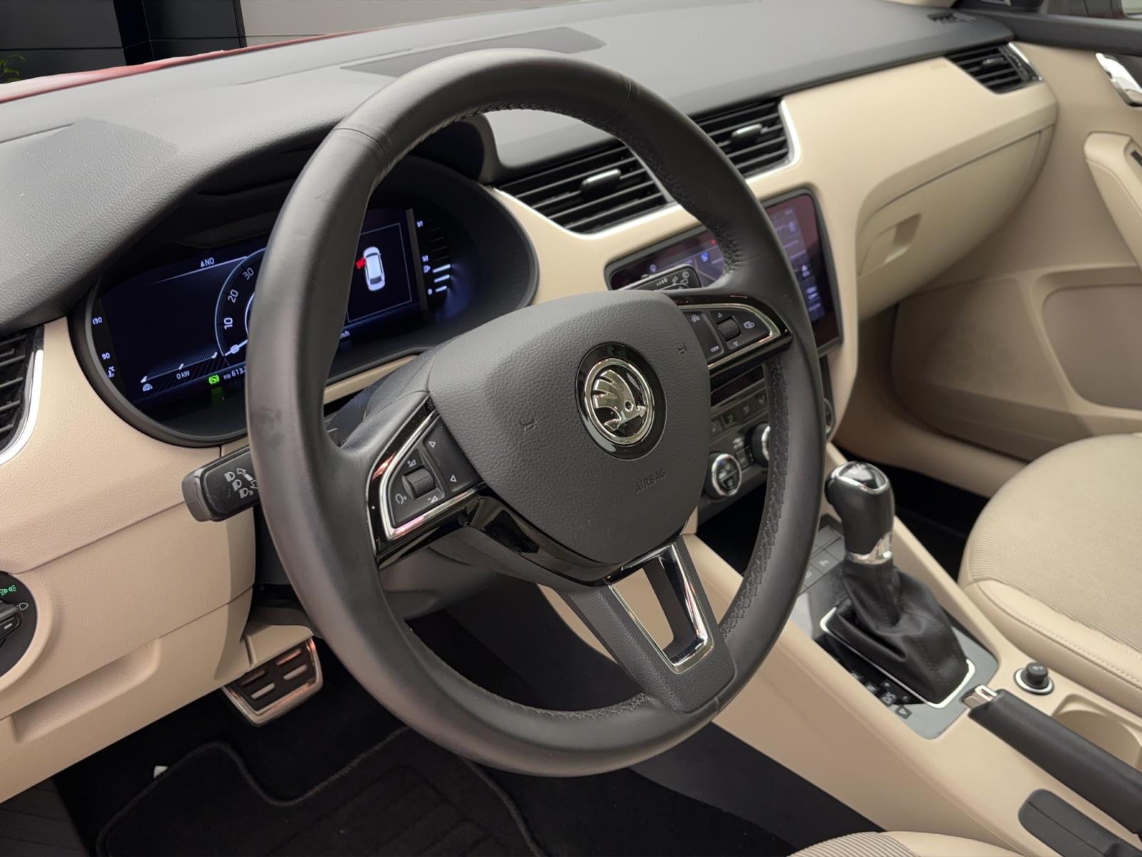 Skoda Octavia Combi 2.0 TDI DSG StylePano AHK ACC PDC LED SmartLink