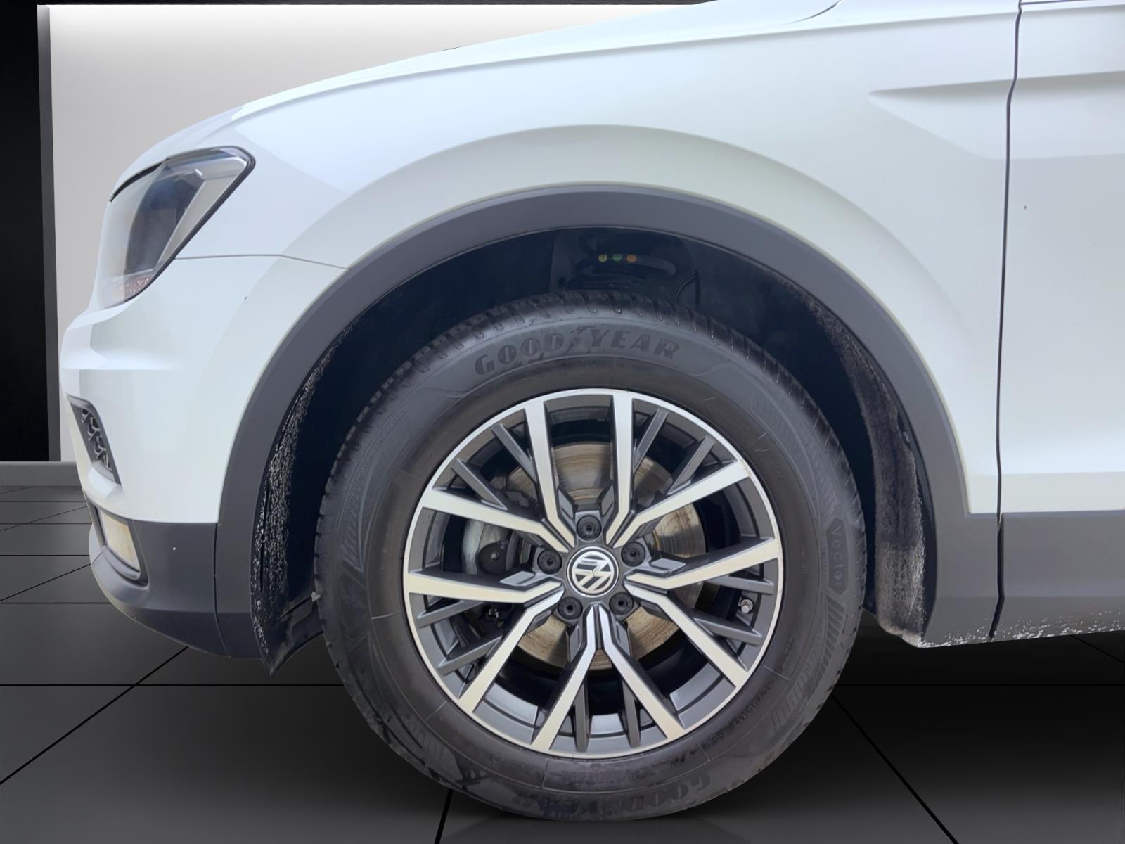 Volkswagen Tiguan 2.0 TDI DSG ComfortlinePano AHK PDC Klima