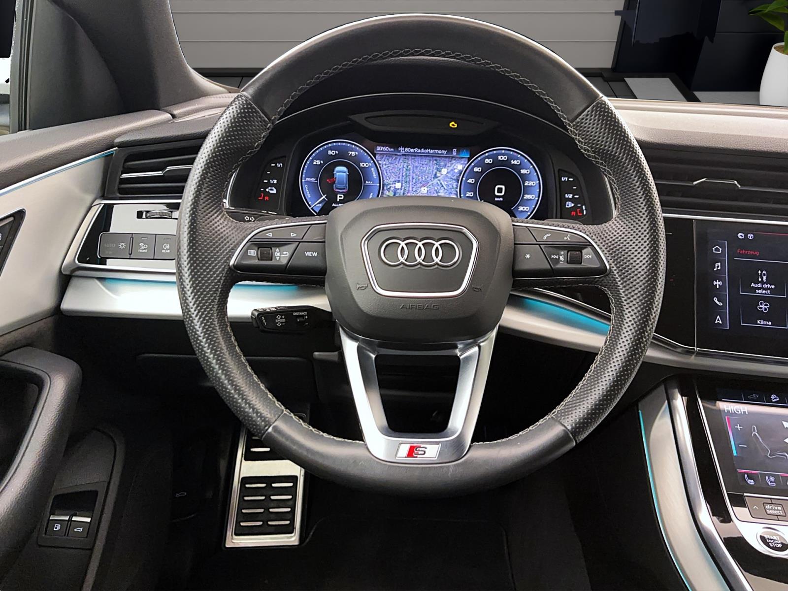 Audi Q8 55 TFSIe q S Line Black AHK ACC ParkAssist 360° Matrix Navi Luft