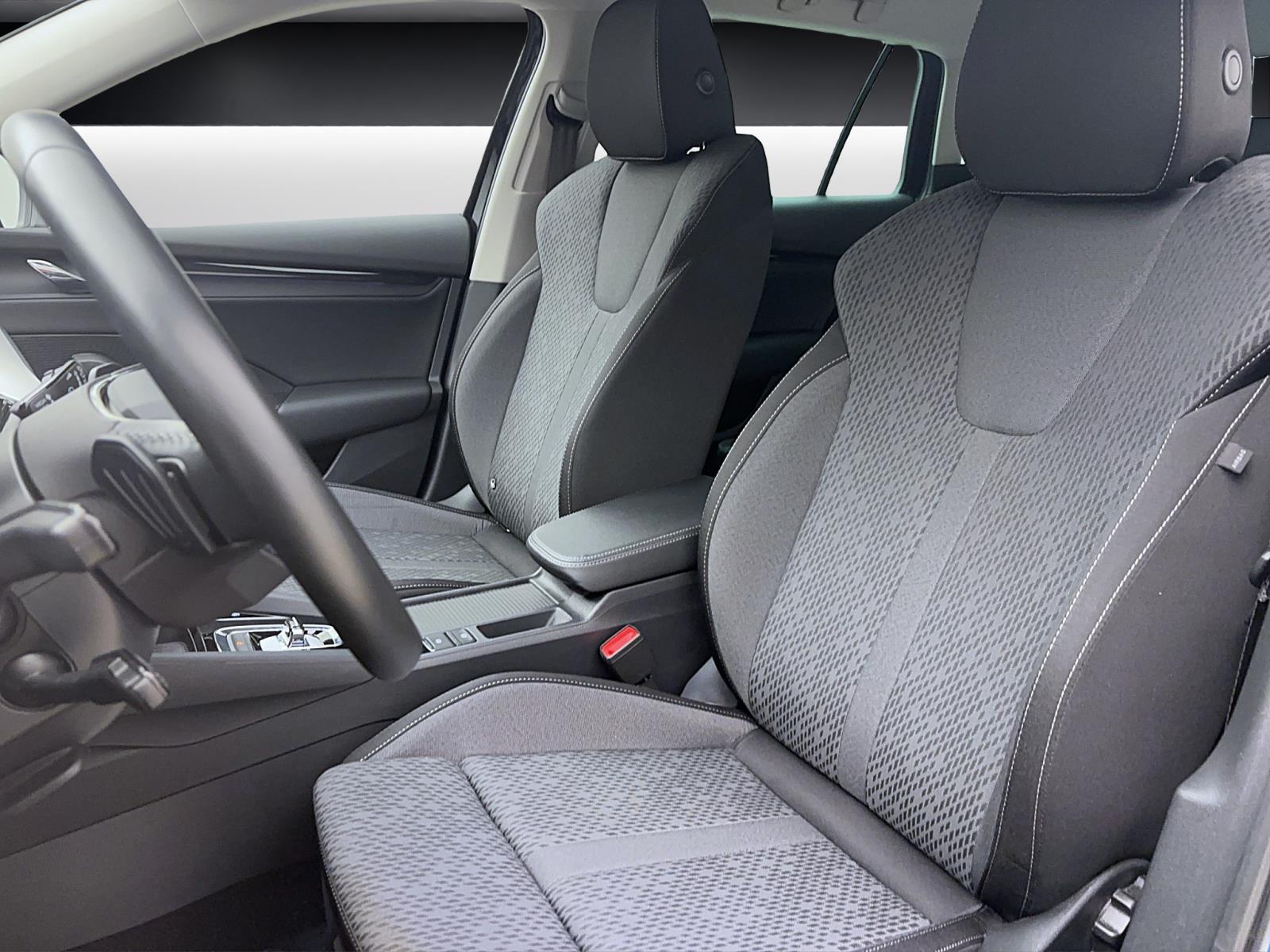 Skoda Octavia Combi 2.0 TDI DSG CleverACC PDC Kamera LED Navi SmartLink