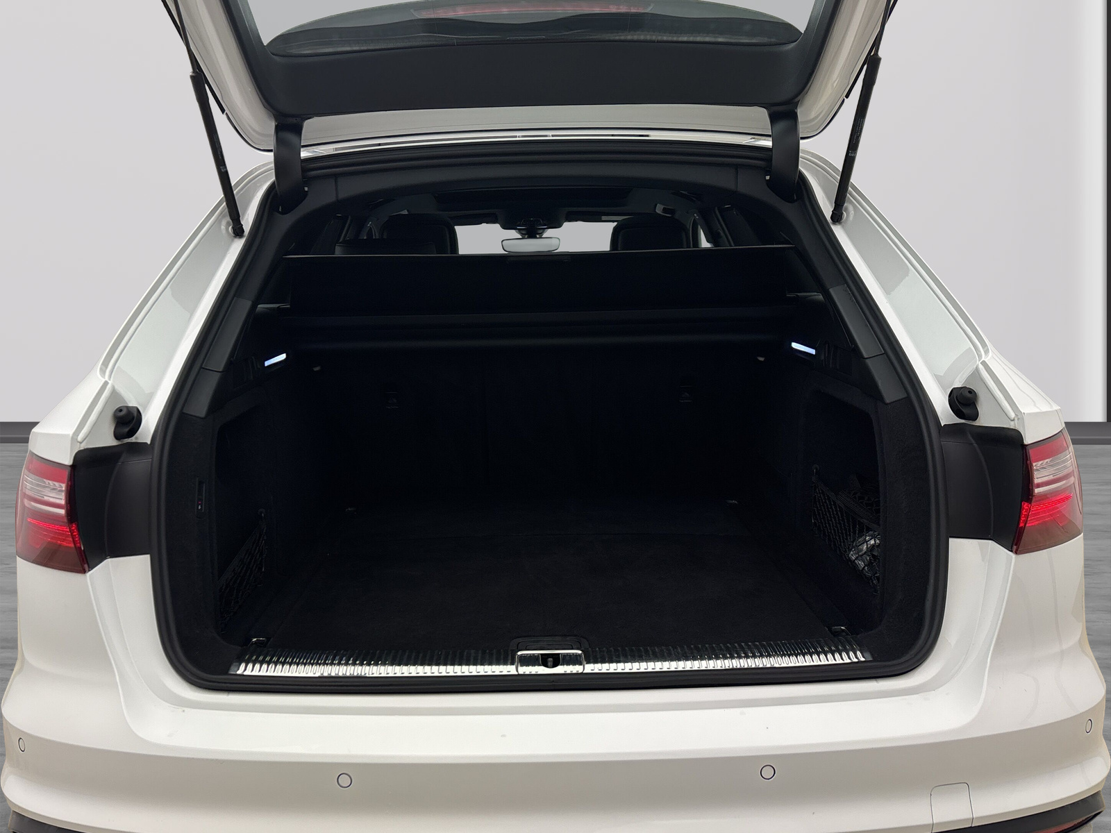 Audi A4 Avant 35 TDI ADVANCED PANO AHK NAVI ACC PDC LED