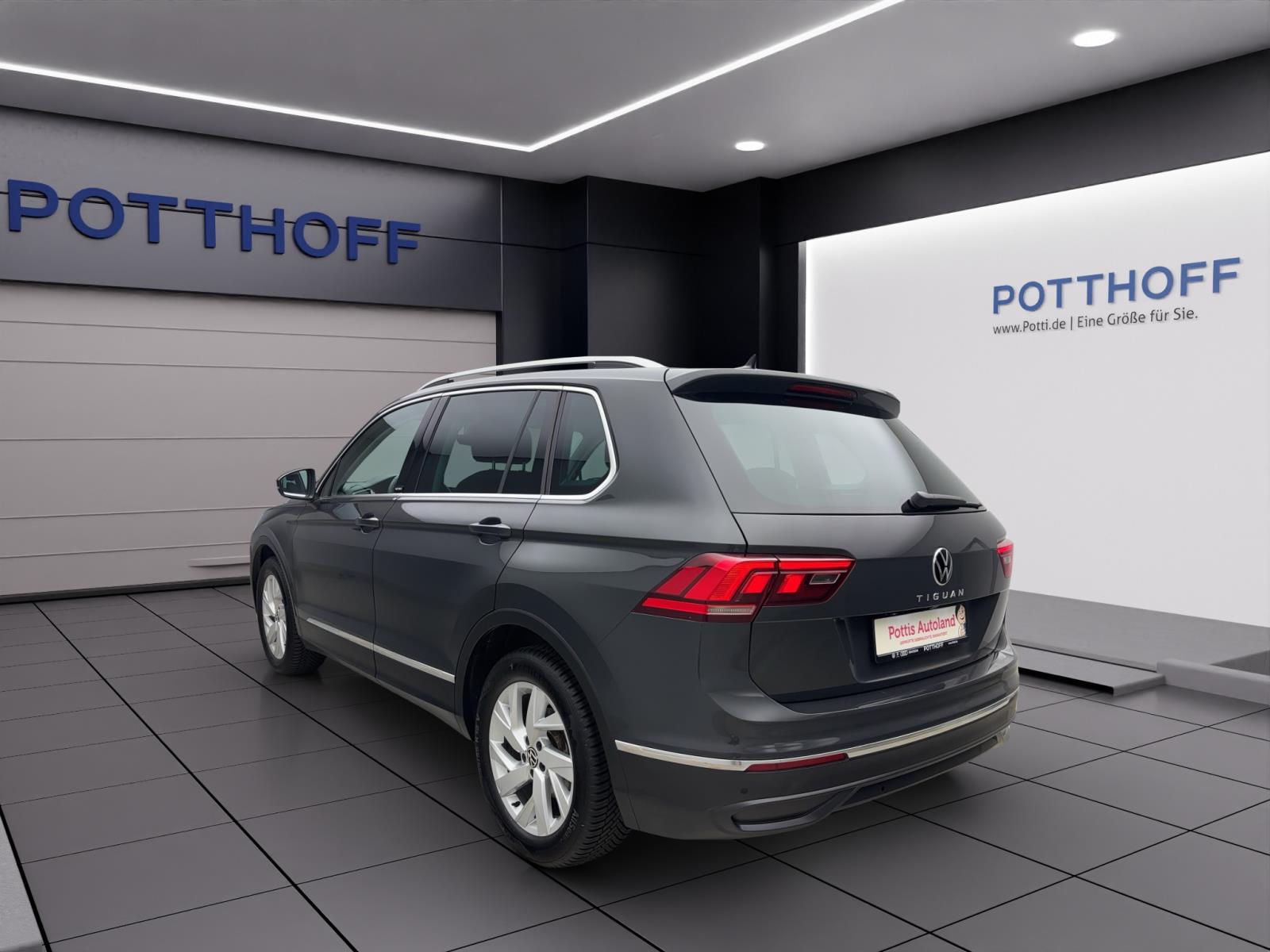 Volkswagen Tiguan 2.0 TDI Move AHK ACC PDC Kamera LED Navi Sitzhzg