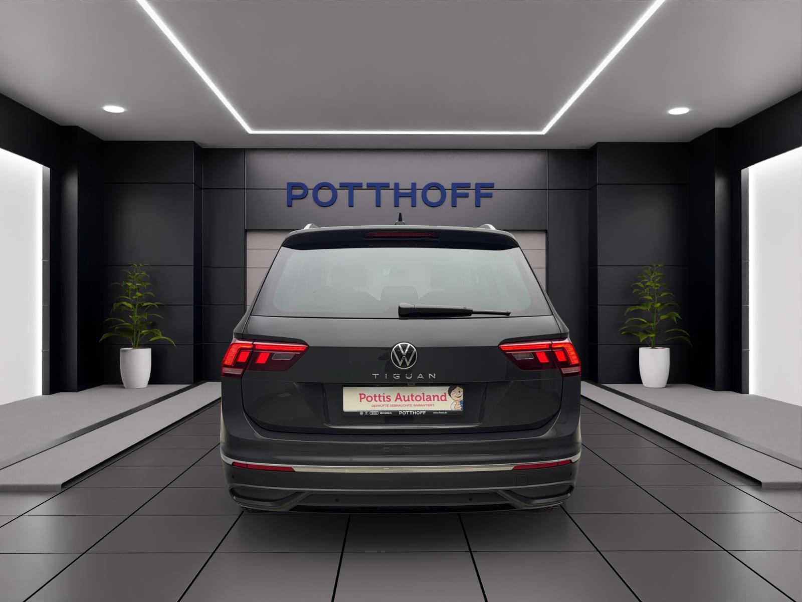 Volkswagen Tiguan 2.0 TDI Move AHK ACC PDC Kamera LED Navi Sitzhzg