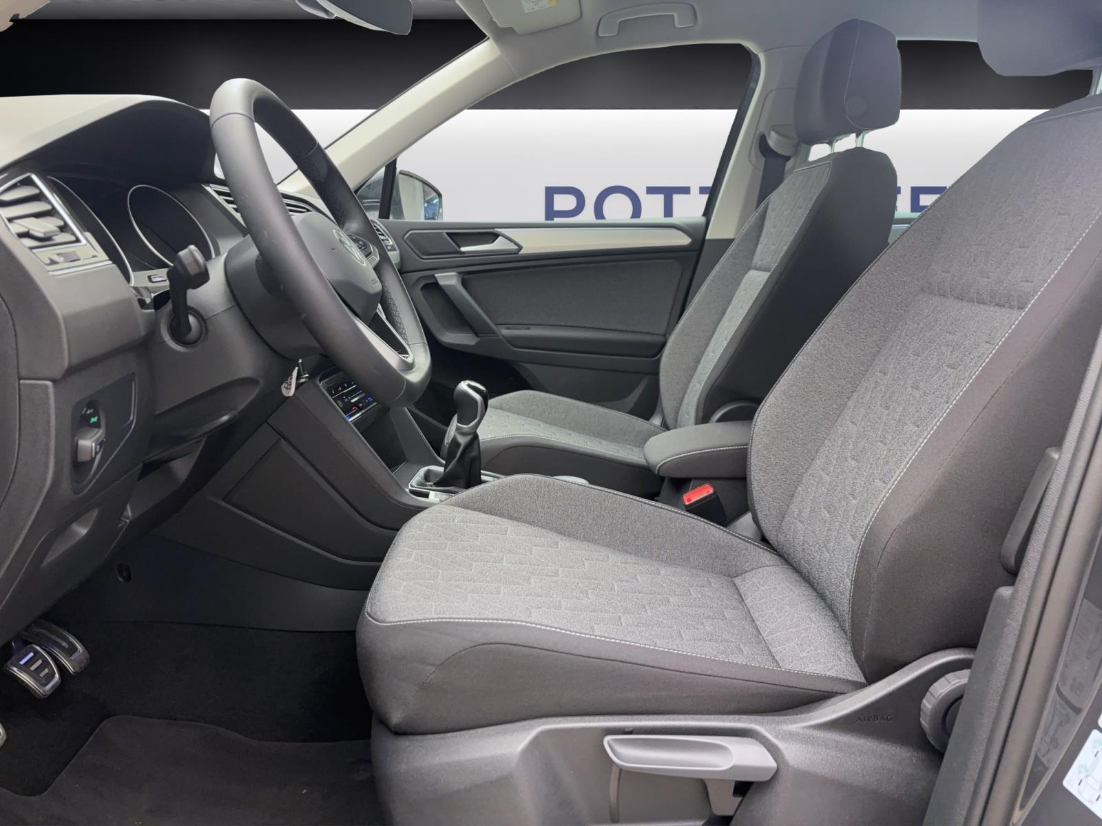 Volkswagen Tiguan 2.0 TDI Move AHK ACC PDC Kamera LED Navi Sitzhzg