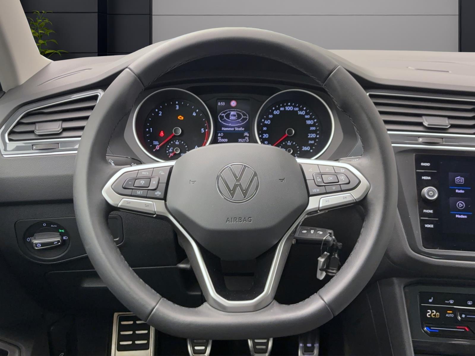 Volkswagen Tiguan 2.0 TDI Move AHK ACC PDC Kamera LED Navi Sitzhzg