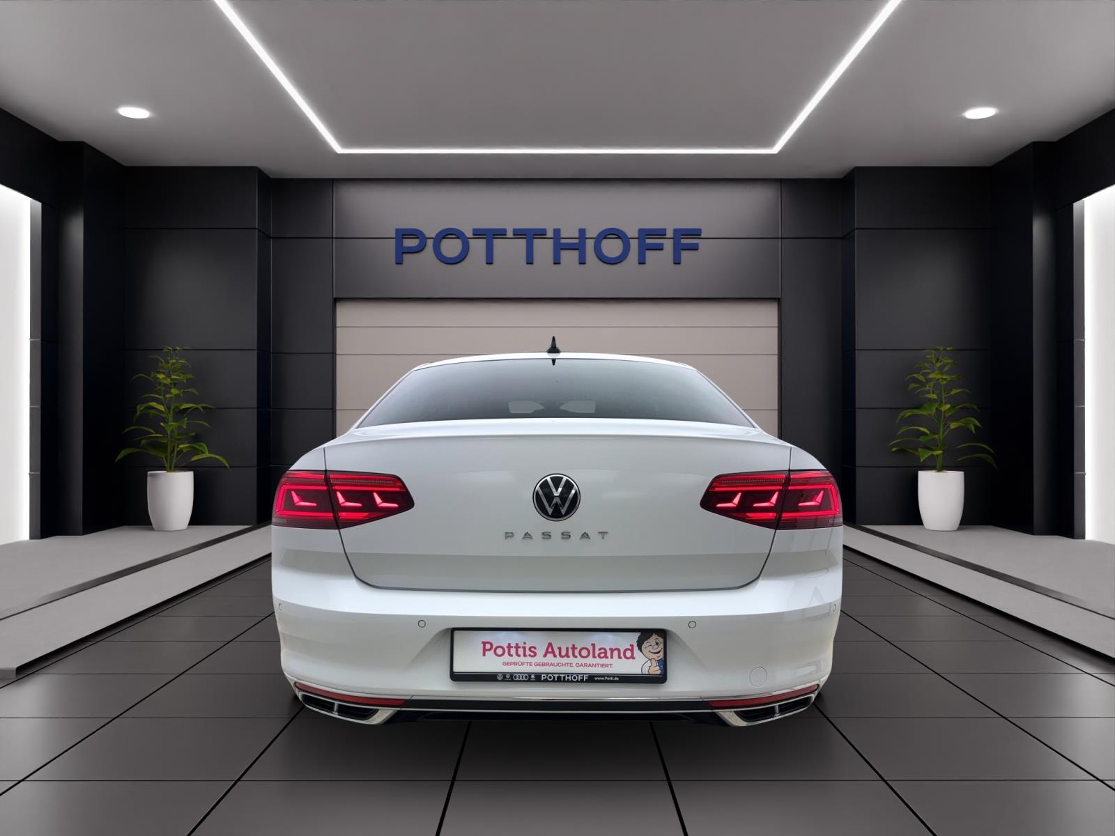 Volkswagen Passat 2.0 TDI DSG R-LinePano ACC ParkAssist IQ.Light AppConnect