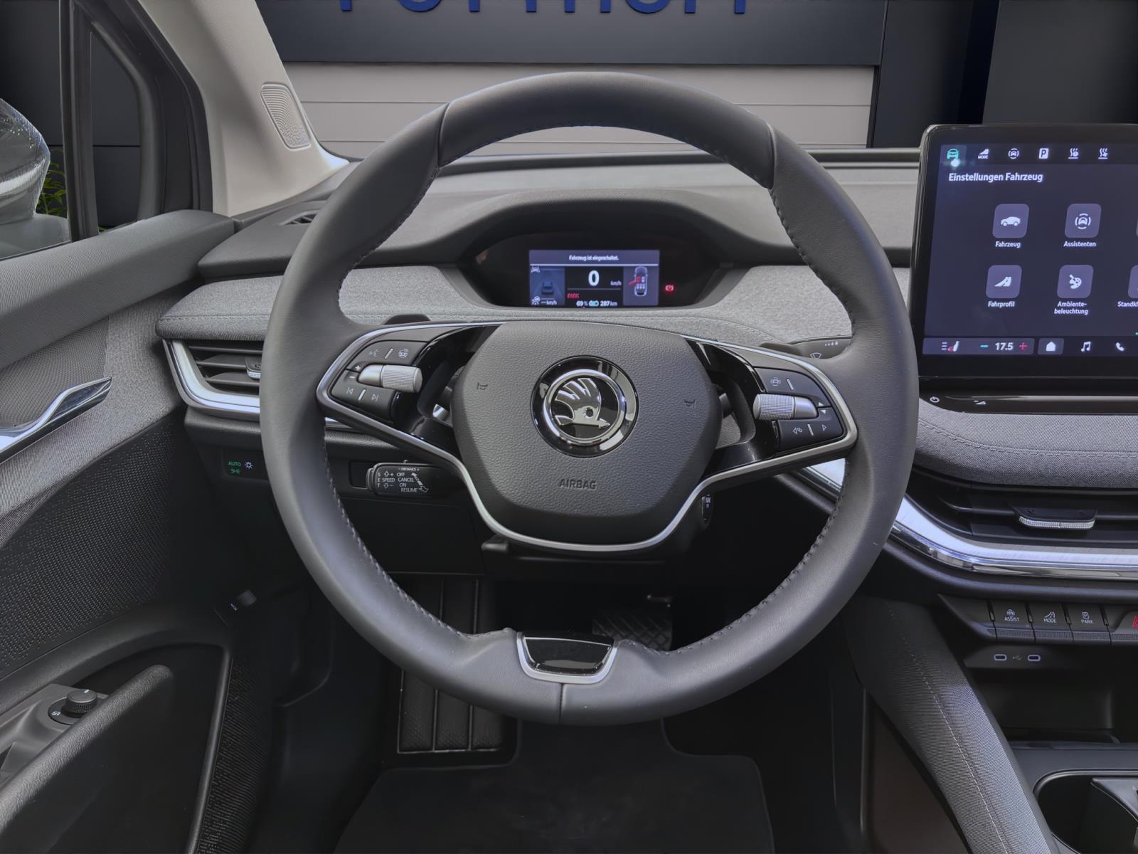 Skoda ENYAQ iV Coupe 85 PLUS AHK NAVI ACC MATRIX