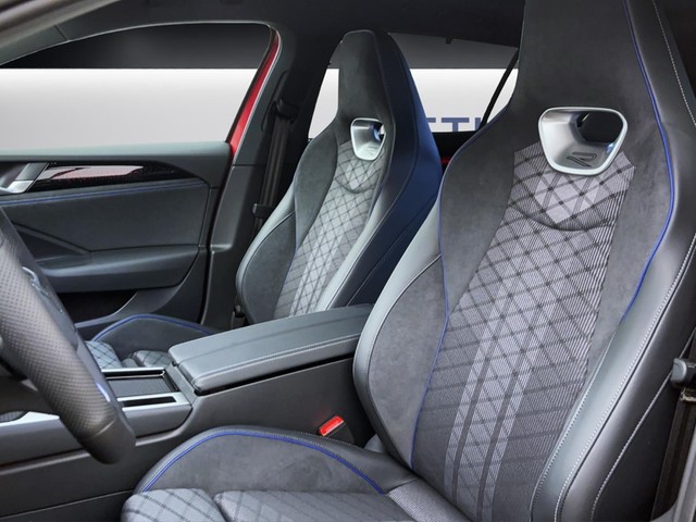 Volkswagen Passat Variant 2.0 TDI DSG R-LINE STDHZG PANO IQ.LIGHT