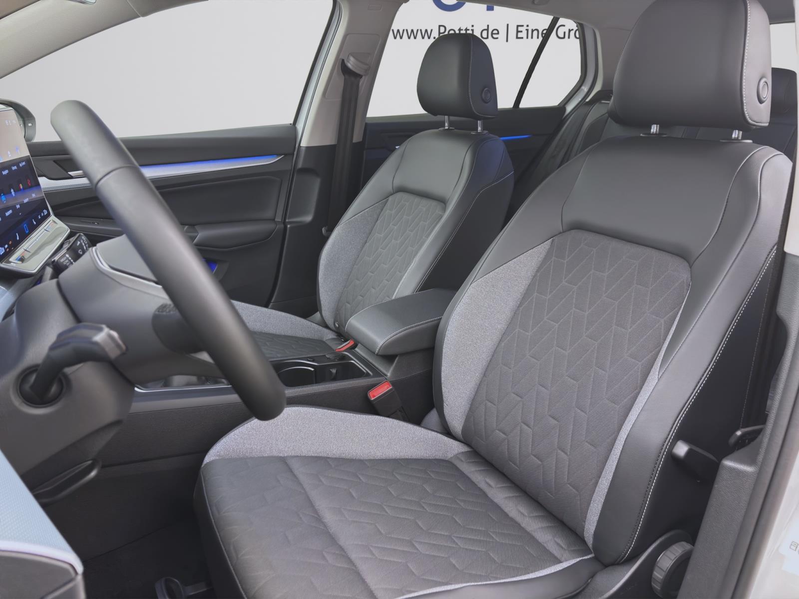 Volkswagen Golf 1.5 TSI GOAL NAVI KAMERA ACC LED