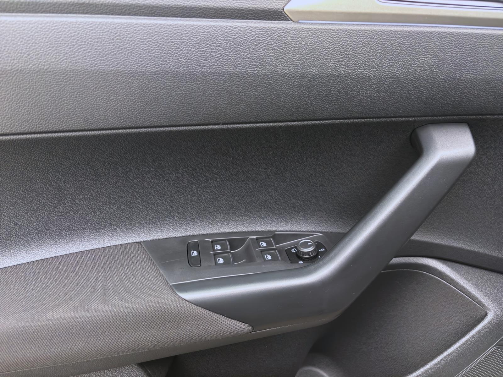 Bild 9: Volkswagen Taigo 1.0 TSI MOVE NAVI PDC KAMERA SITZHZG