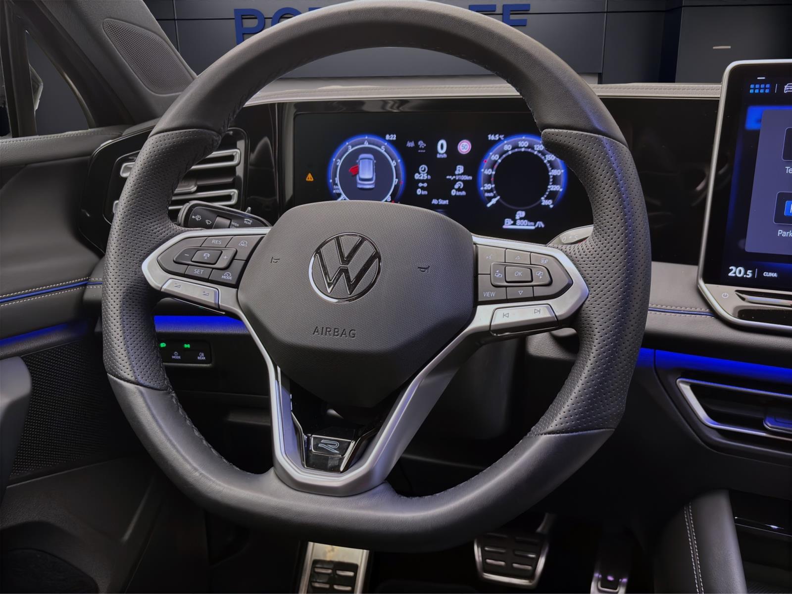 Volkswagen Tiguan 1.5 eTSI DSG R-LINE NAVI IQ.LIGHT KAMERA AHK