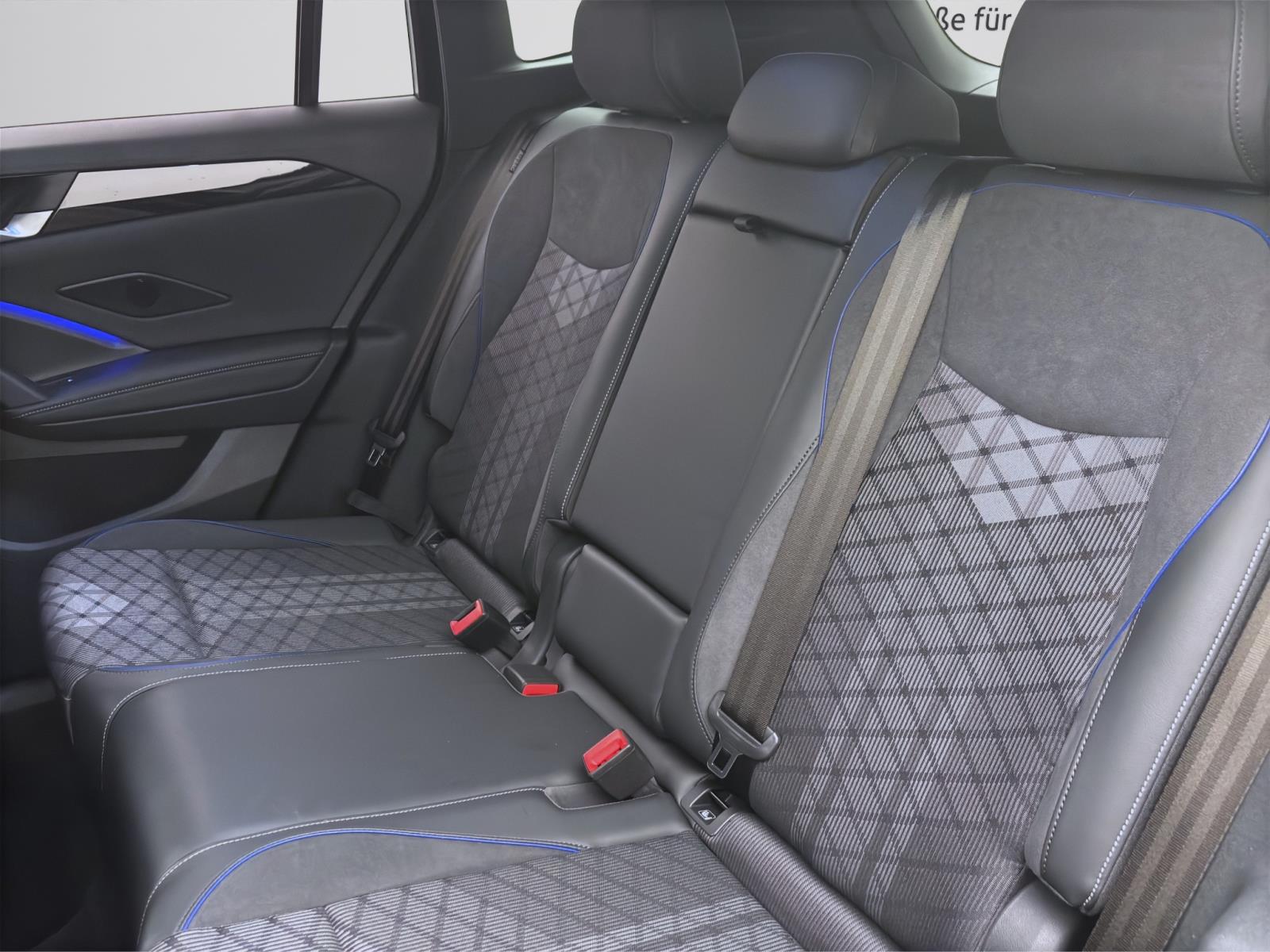 Volkswagen Tiguan 1.5 eTSI DSG R-LINE NAVI IQ.LIGHT KAMERA AHK