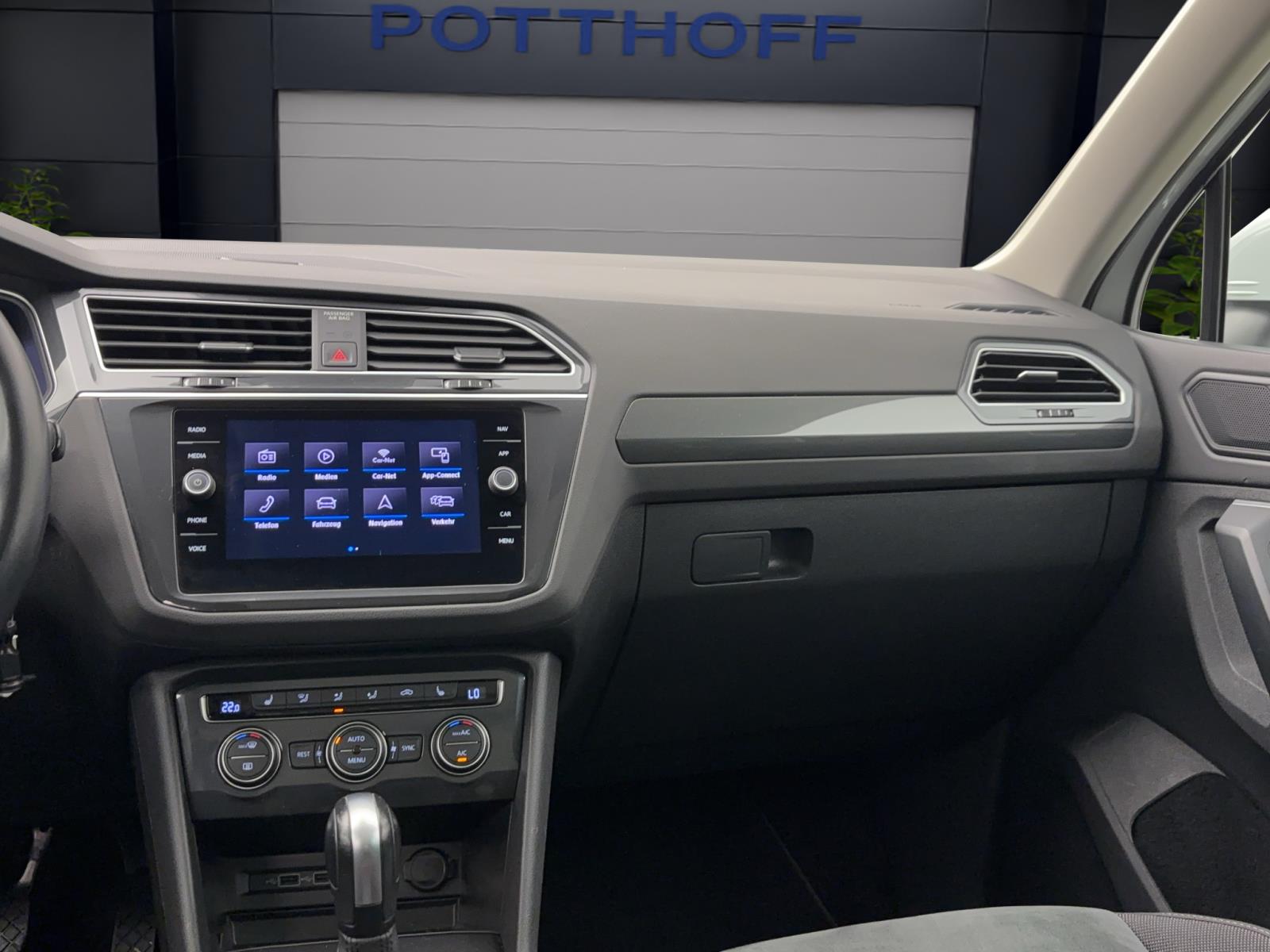 Volkswagen Tiguan 2.0 TDI DSG R-Line 4MotionPano AHK ACC PDC LED Navi Winter