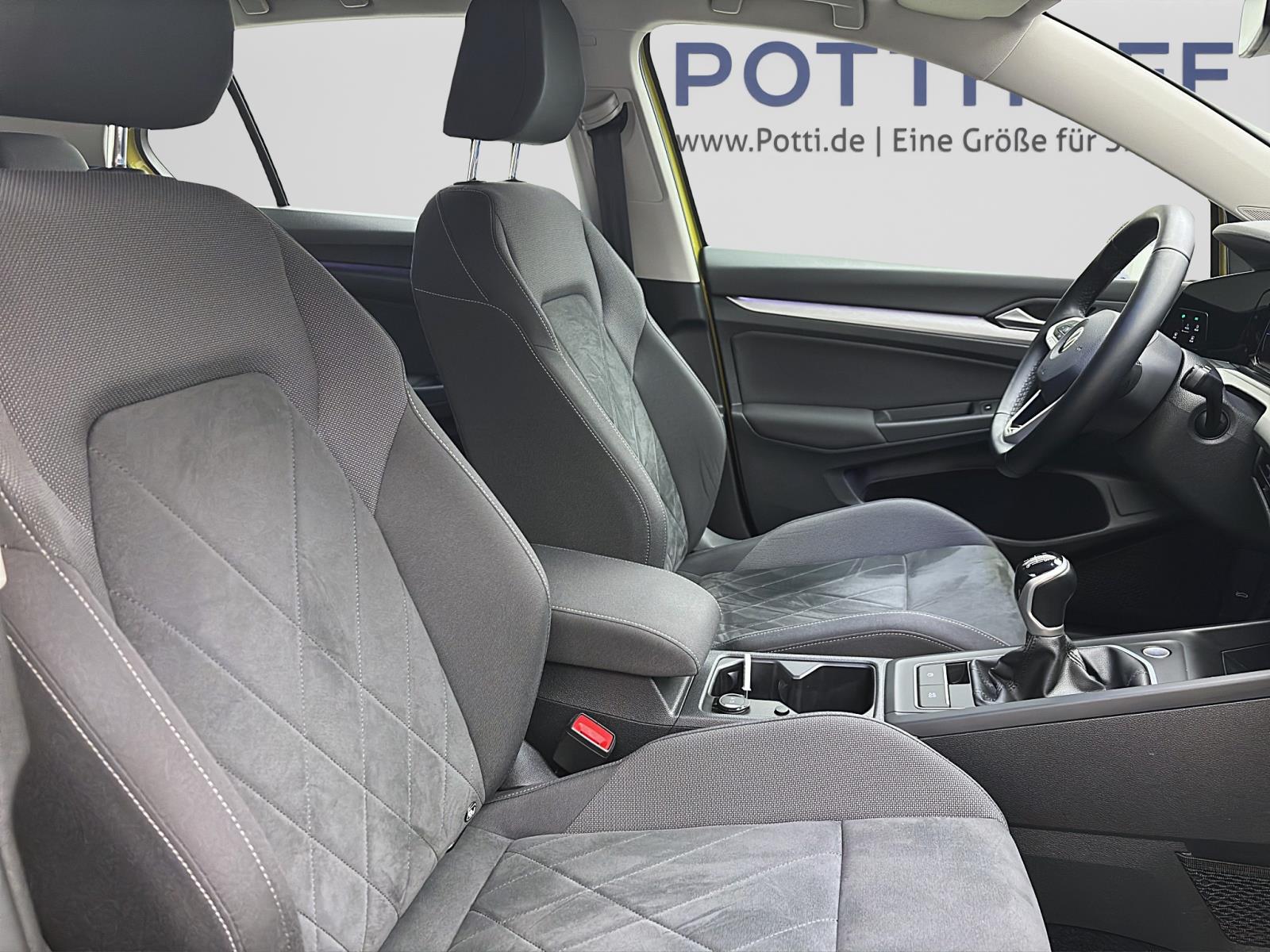 Volkswagen Golf 8 1.5 TSI Life Navi LED HUD ACC DCC PDC Sitzhzg