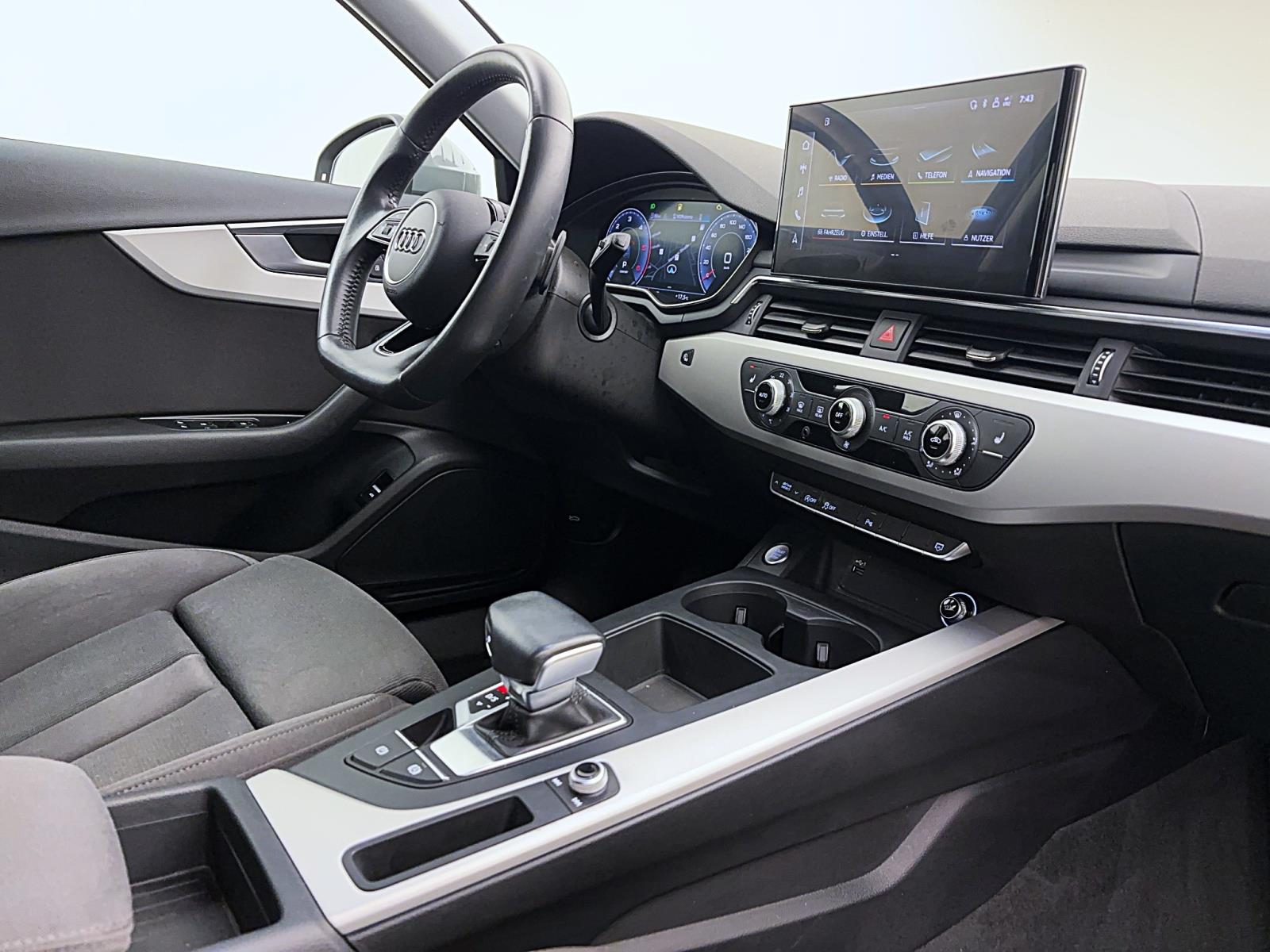 Audi A4 Avant 40 TDI S lineAHK ACC PDC LED Navi Sitzhzg