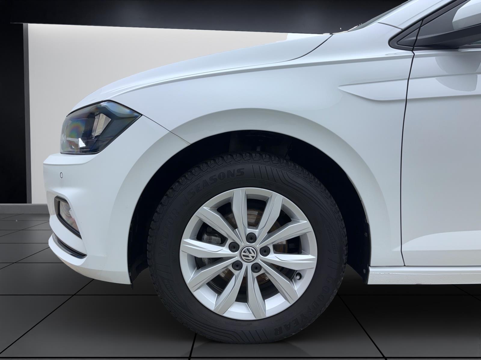 Volkswagen Polo 1.0 TSI DSG Highline PDC Navi Sitzhzg Klima
