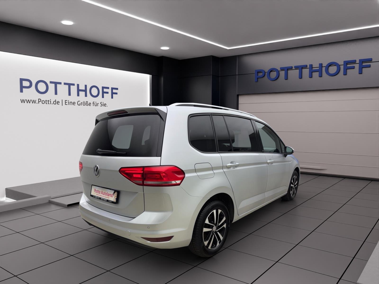 Volkswagen Touran 2.0 TDI DSG UNITED NAVI ACC PDC SITZHZG