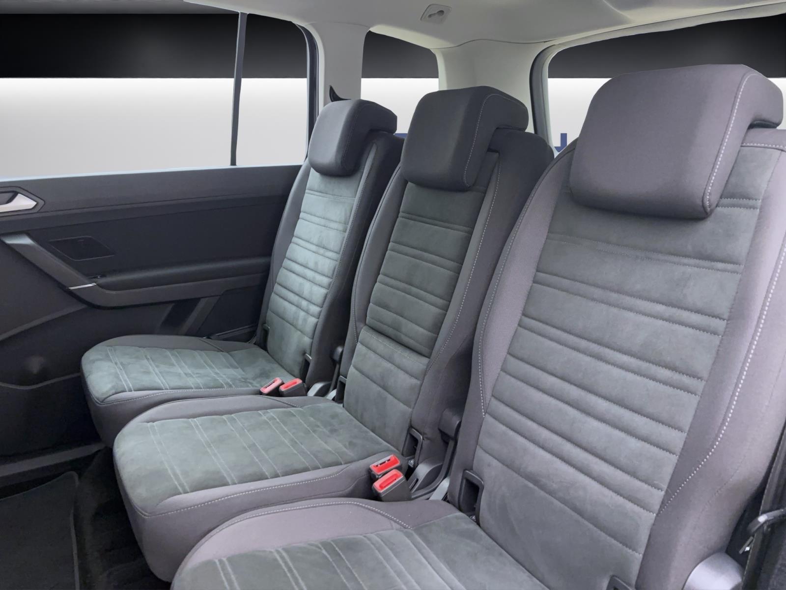 Volkswagen Touran 1.5 TSI COMFORTLINE PDC NAVI SITZHZG