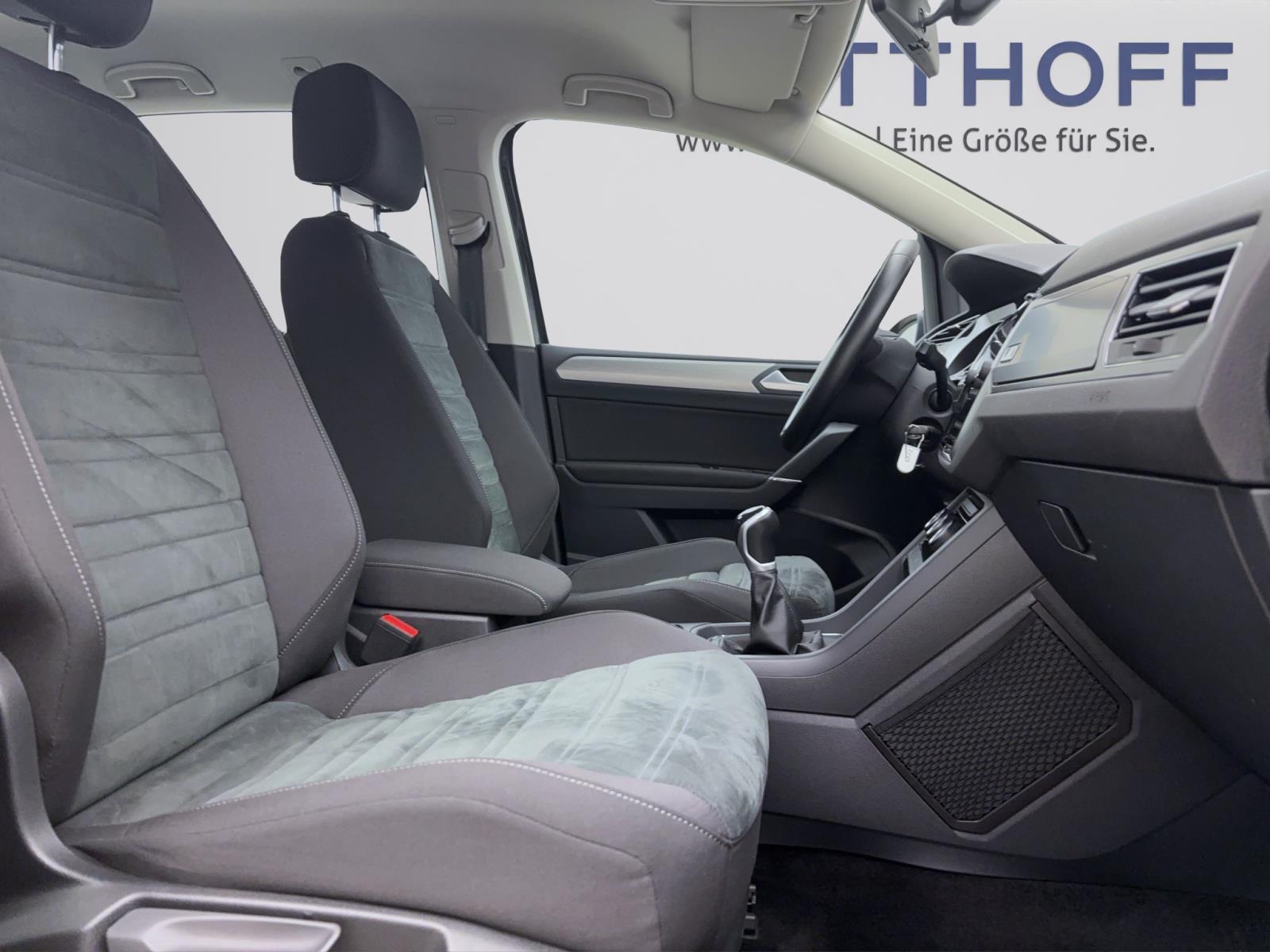 Volkswagen Touran 1.5 TSI COMFORTLINE PDC NAVI SITZHZG