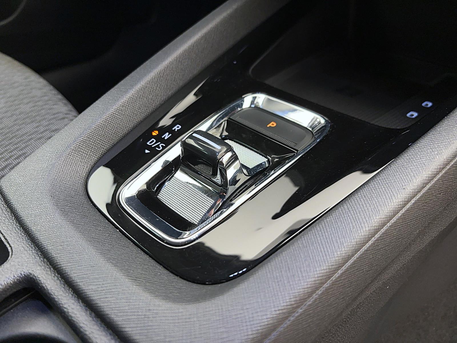 Skoda Octavia Combi 2.0 TDI DSG StyleAHK ACC PDC Kamera LED Navi Kessy