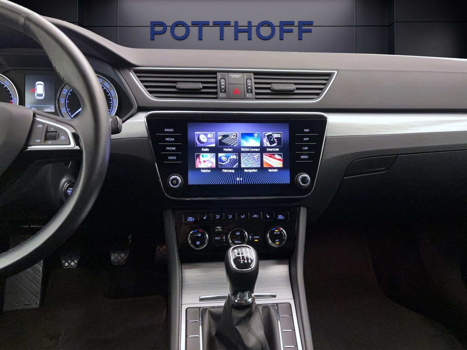 Skoda Superb Combi 2.0 TDI Ambition Navi LED ACC Sitzhzg LightAssist