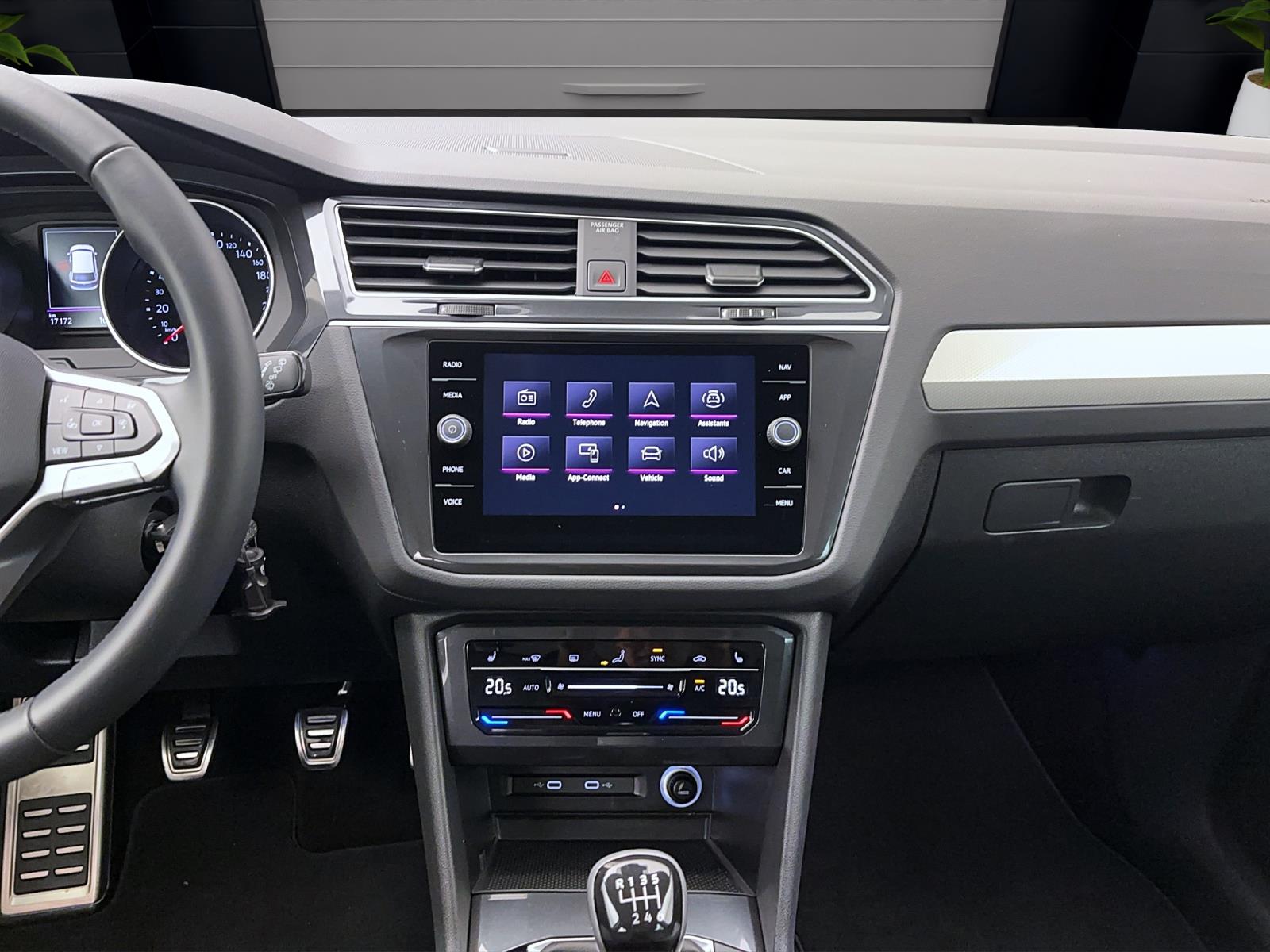 Volkswagen Tiguan 2.0 TDI MoveNavi AHK LED ACC RearView LightAssist