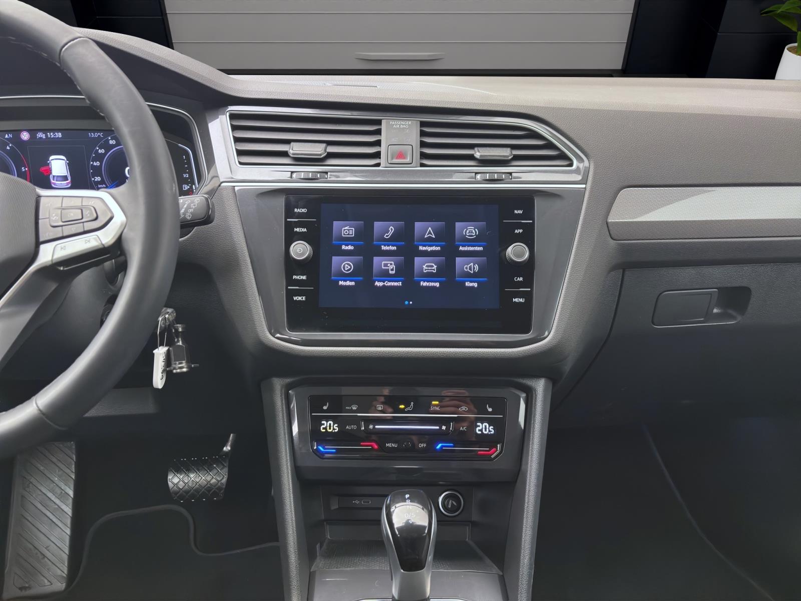Volkswagen Tiguan Allspace 2.0 TDI DSG Life 7-Sitzer AHK Navi LED RearView ACC