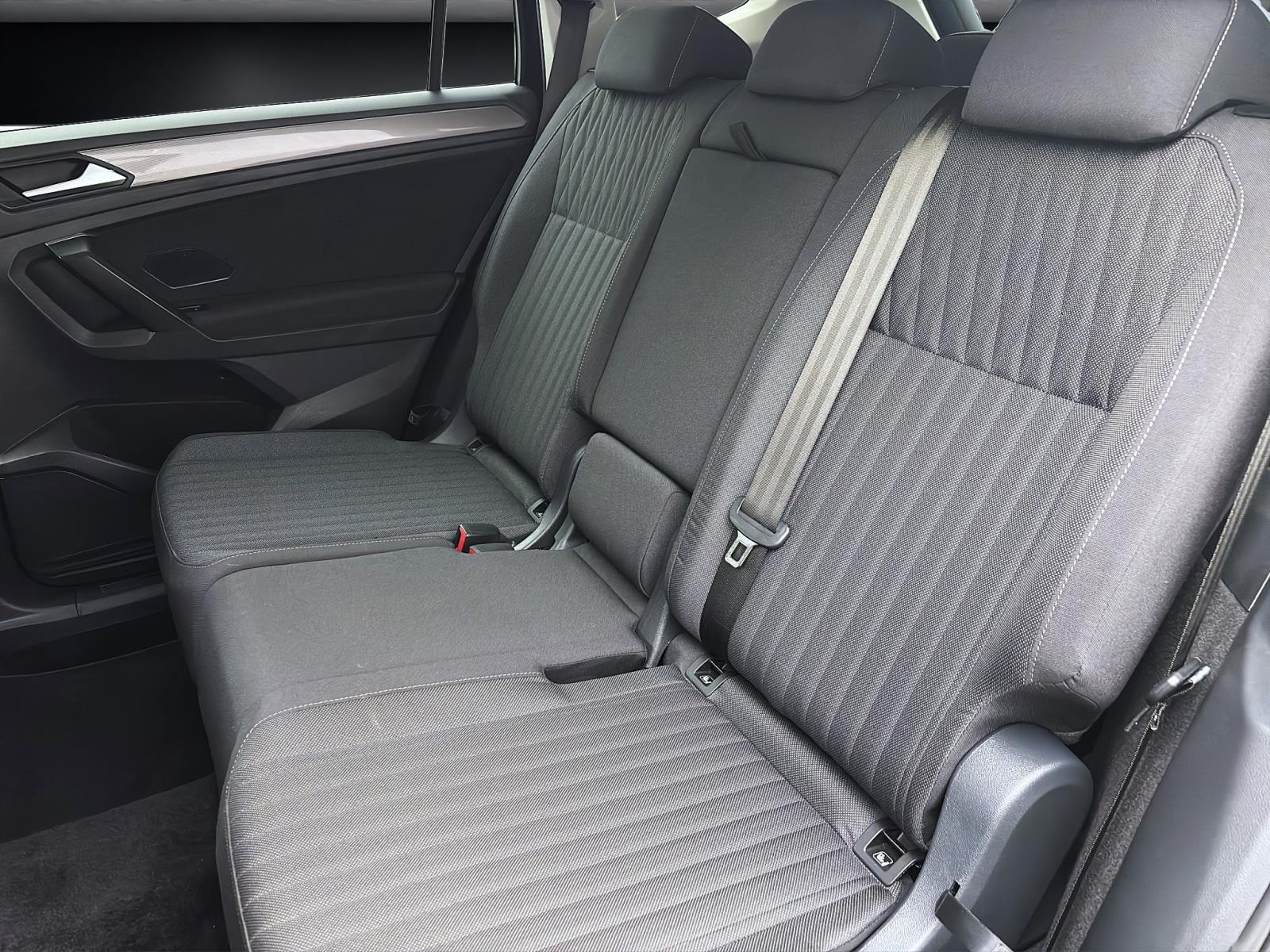Volkswagen Tiguan Allspace 2.0 TDI DSG Life 7-Sitzer AHK Navi LED RearView ACC