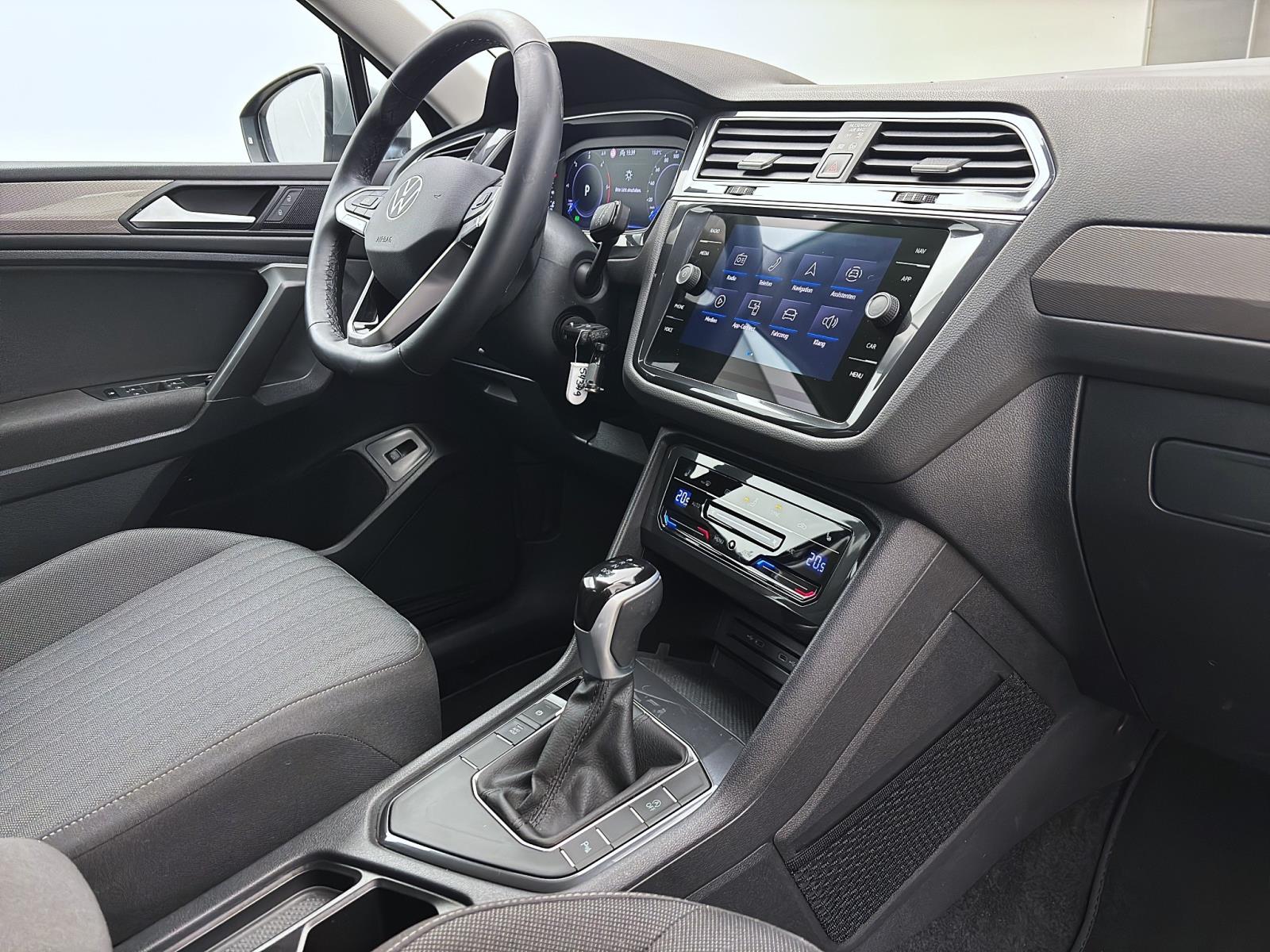 Volkswagen Tiguan Allspace 2.0 TDI DSG Life 7-Sitzer AHK Navi LED RearView ACC